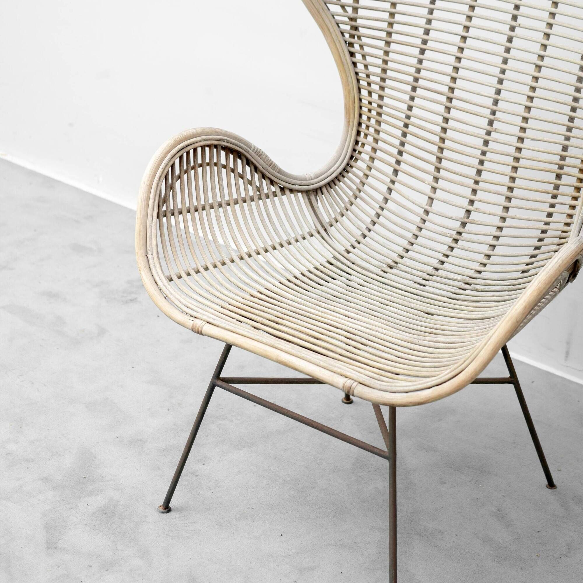 Vintage lounge armchair in rattan and metal, 1960s modernist design