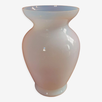 Vase vintage début XX ème en opaline blanche