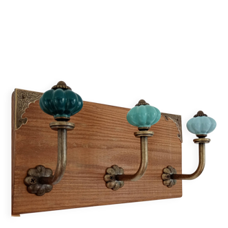 Wall coat rack with 3 hooks – vintage style – wood & blue ceramic