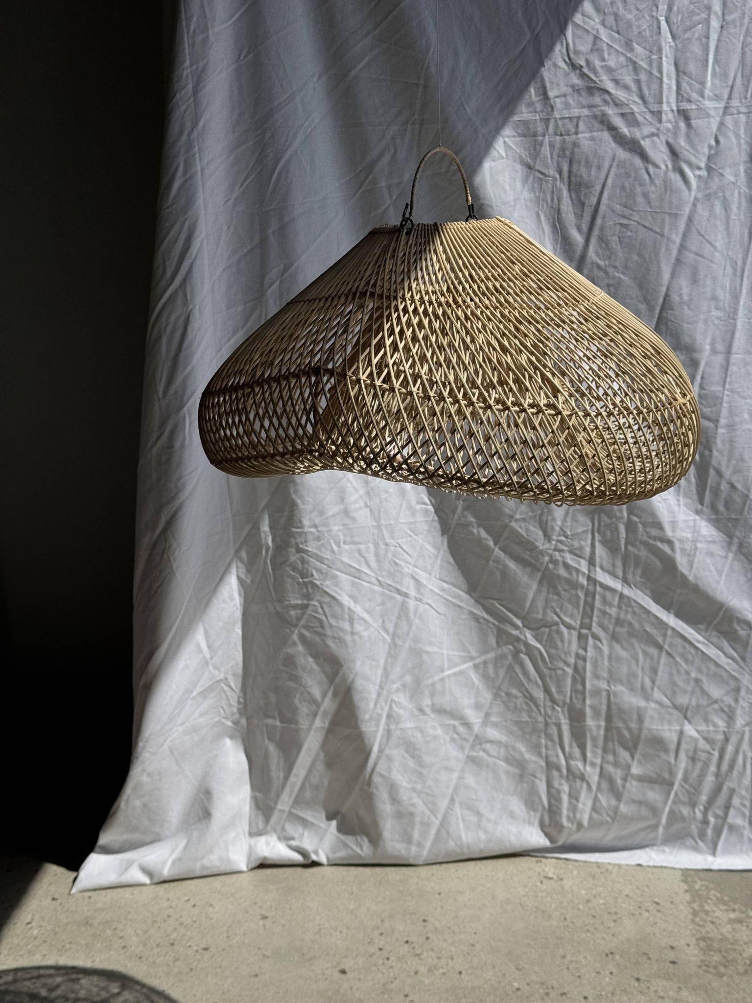 Suspension or rattan lampshade in the shape of a cloud or flattened bubble D60 H35