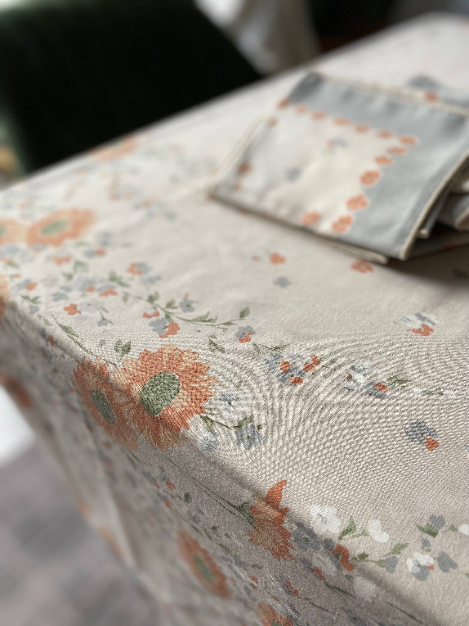 Vintage tablecloth and matching napkins