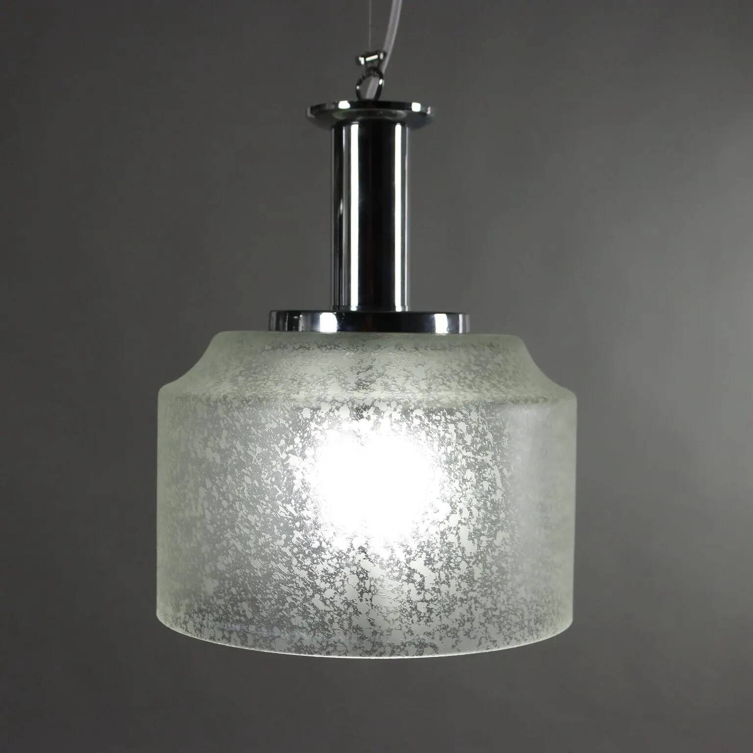 Suspension vintage en métal chromé et verre, Italie, années 1970