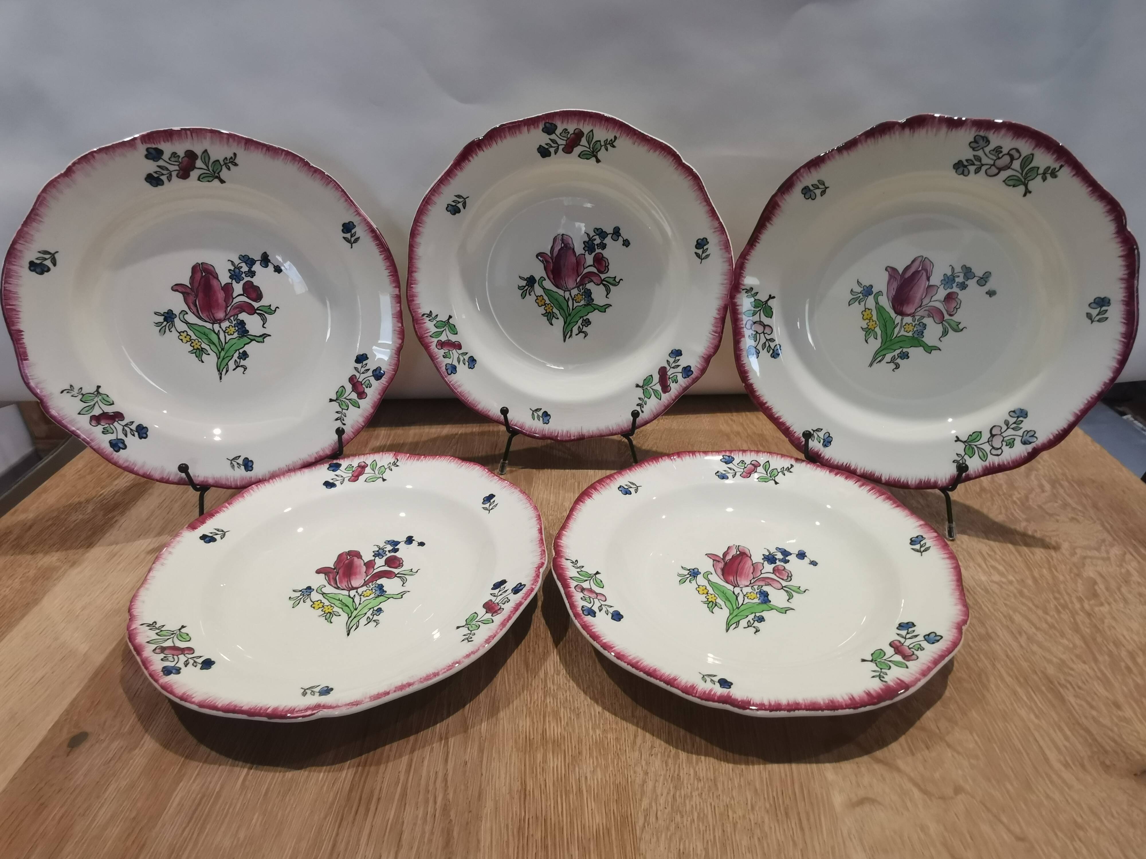 5 Old hollow plates in GIEN earthen motif "Lorraine"