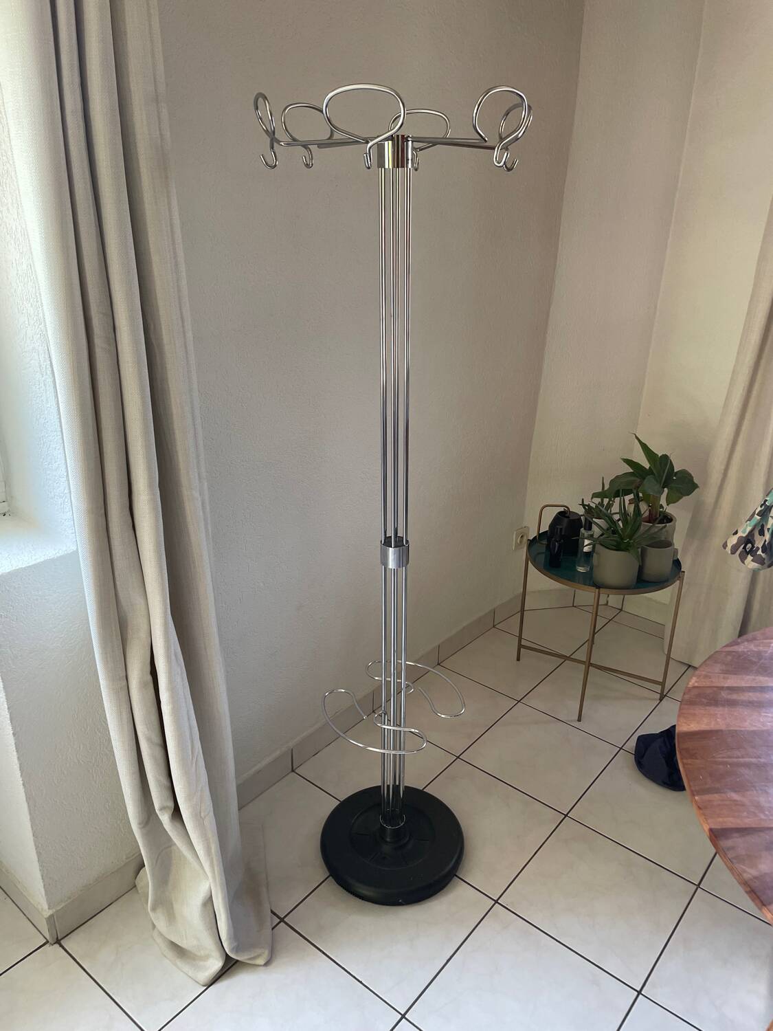 Vintage chrome coat rack – Isao Hosoe