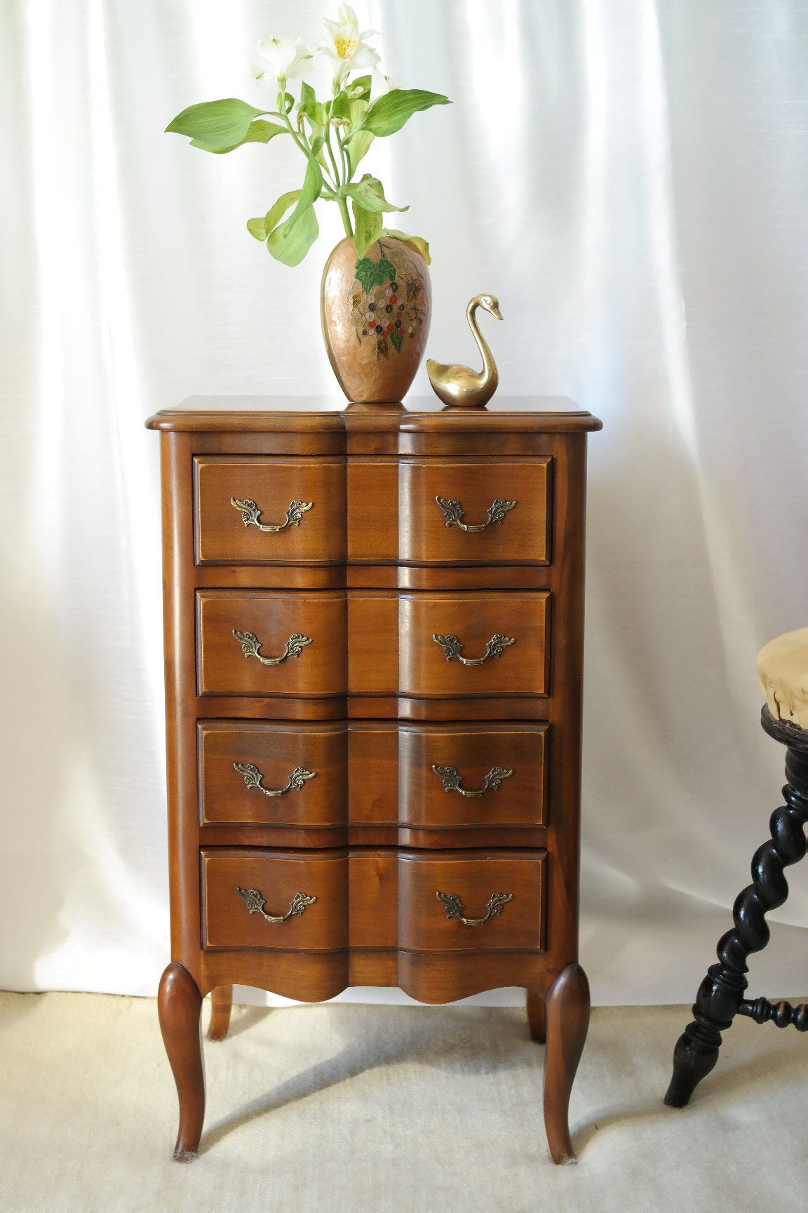 Chiffonnier style Louis XV cherry in marquetry