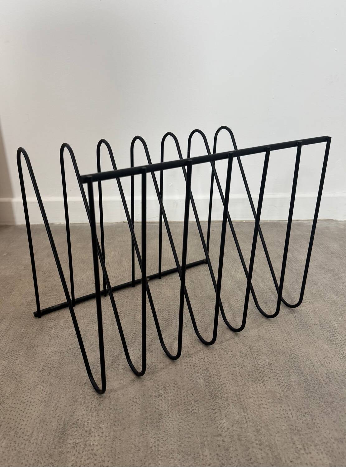 Z François Arnal magazine rack