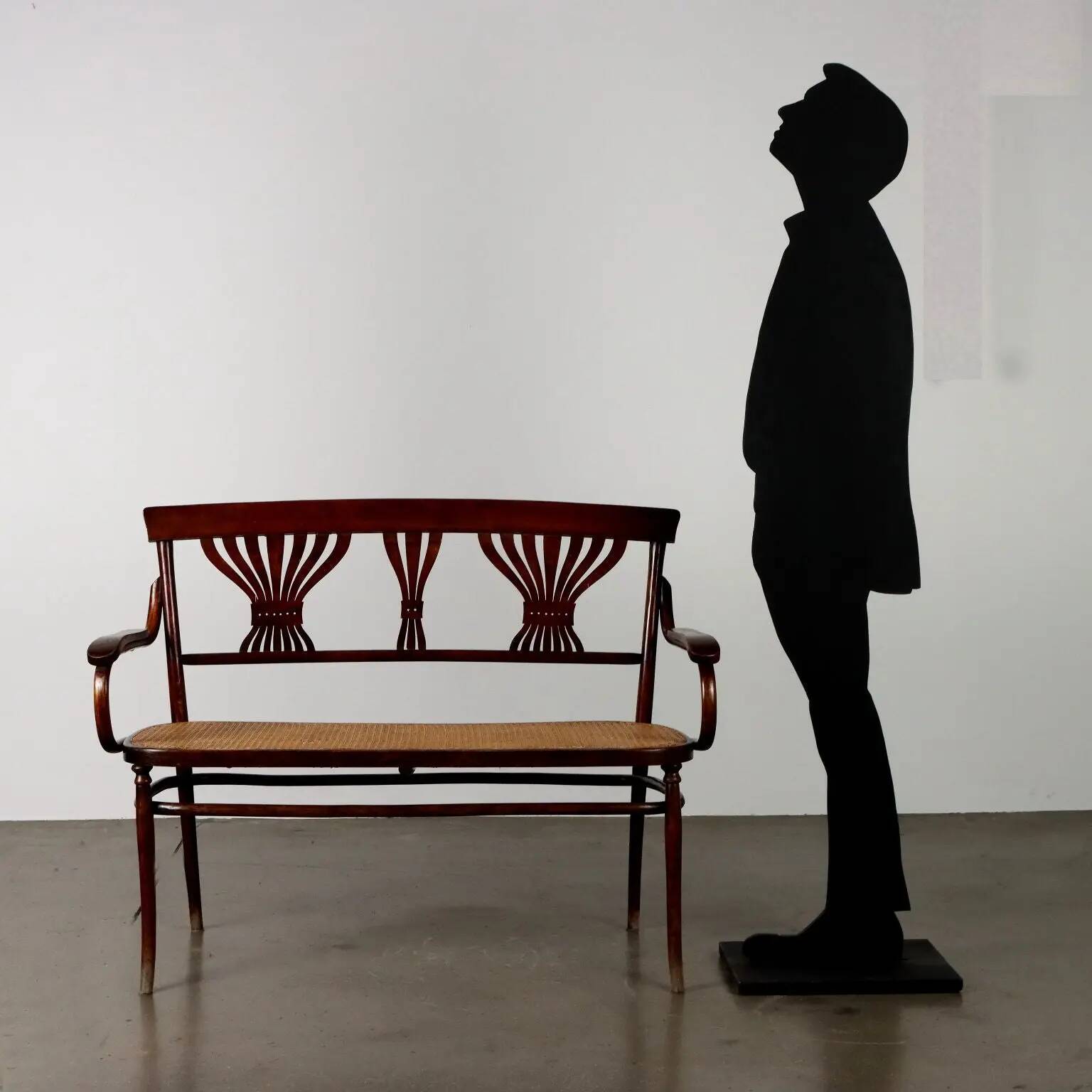 Antique Thonet Art Nouveau canapé in beech, Austria, 20th century.
