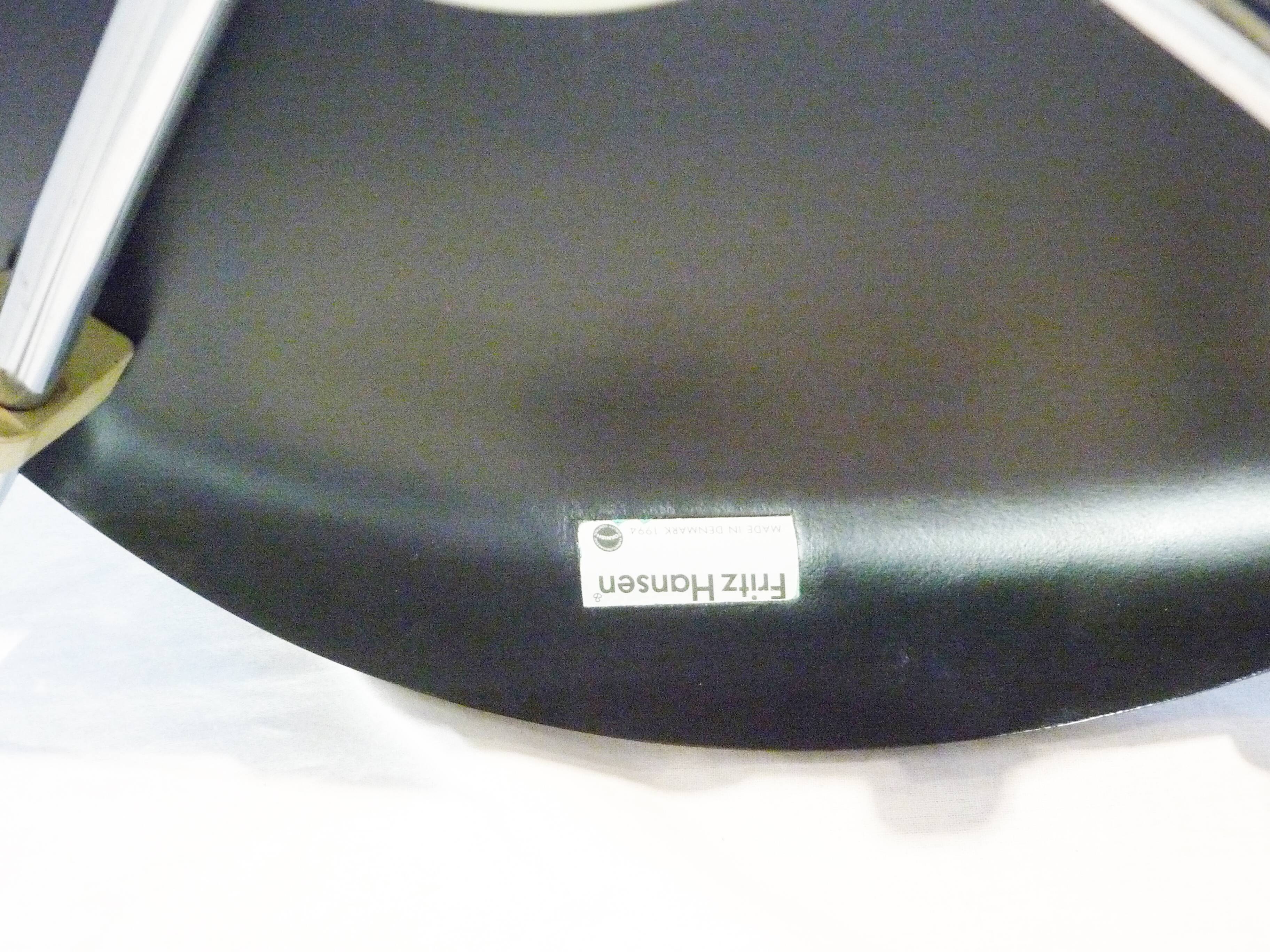 Chair model 3107 by Arne Jacobsen