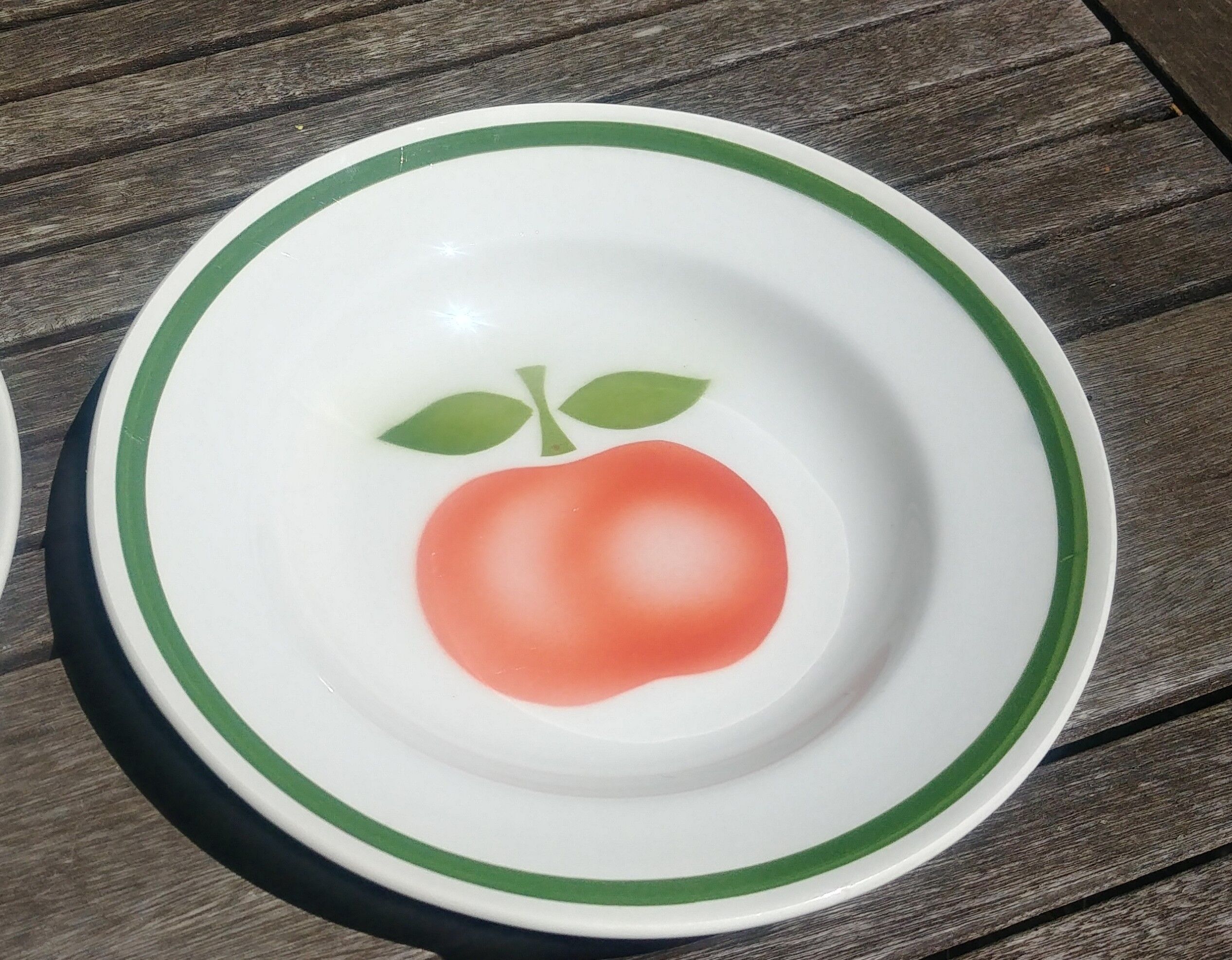 Two hollow plates Moulin des Loups apple decor