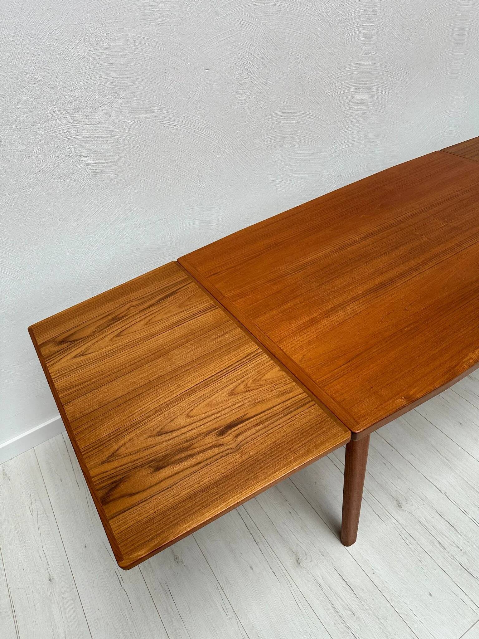 1960s large vintage Danish teak extendable dining table by Vamo Sønderborg