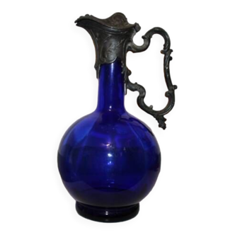 Carafe à vin, pichet, en verre soufflé bleu et étain