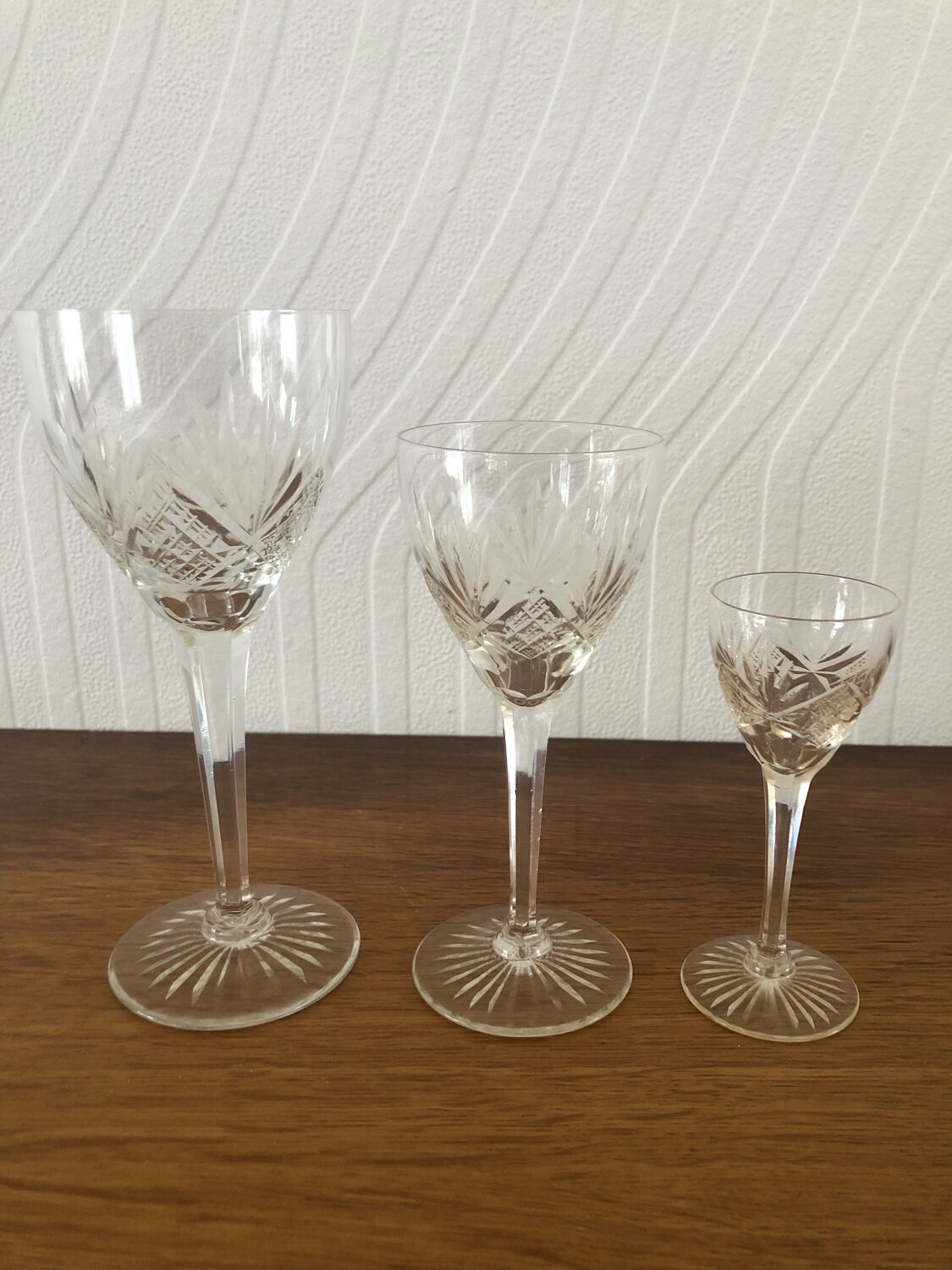 Chiseled crystal glass set
