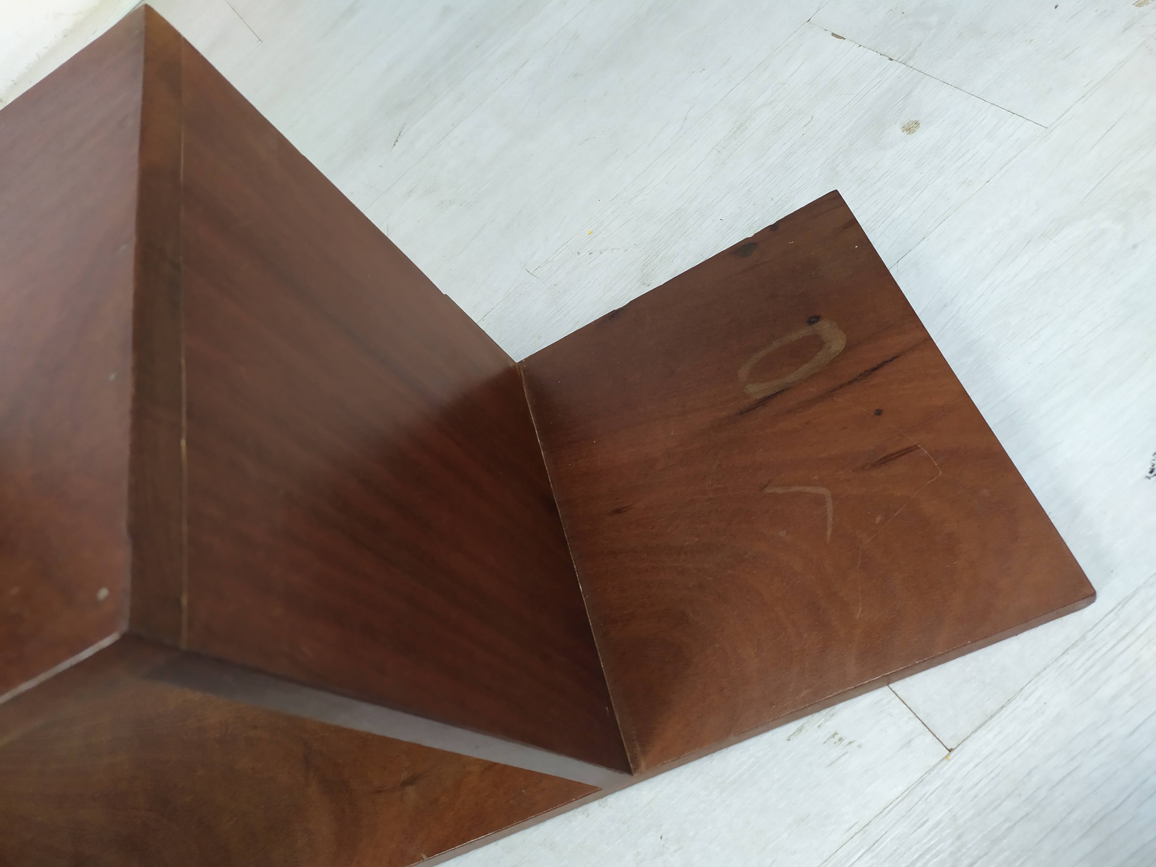 Vintage wall shelf accawed