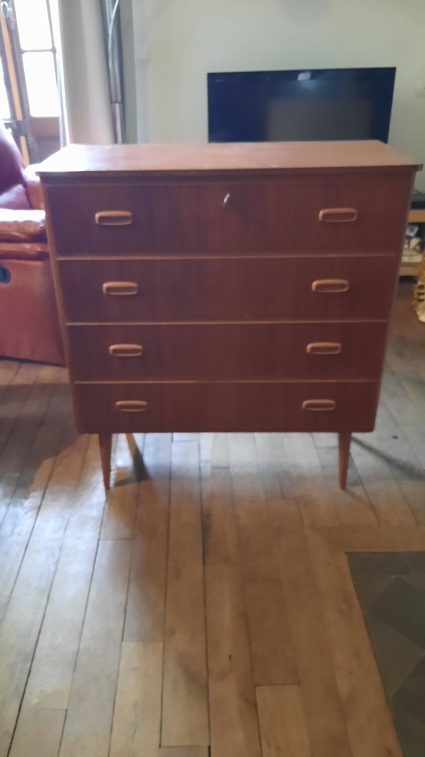 Scandinavian chest of drawers