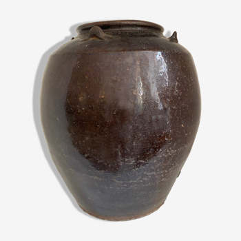 Chinese jar in black glazed stoneware