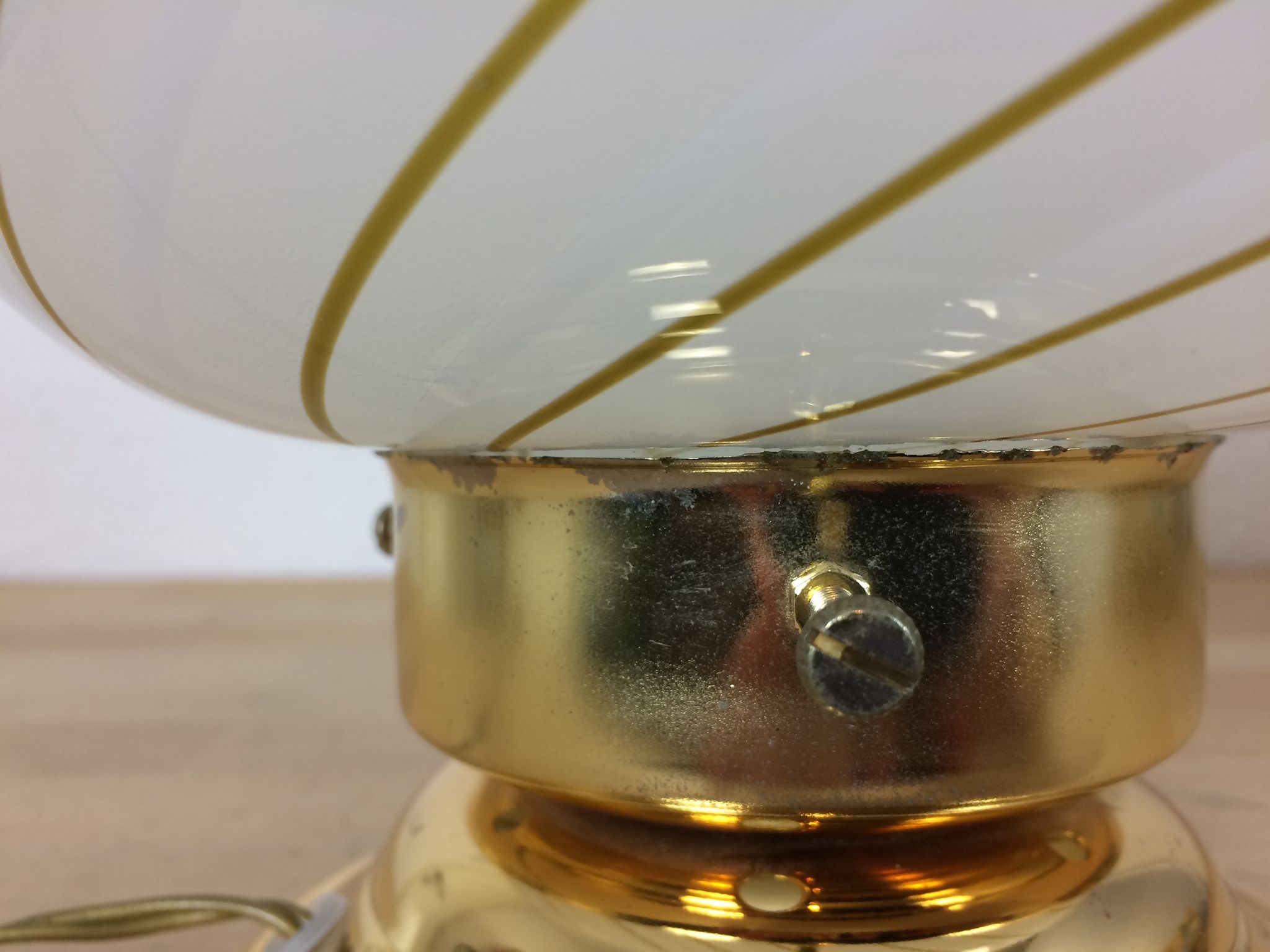Lamp mushroom globe glass golden base