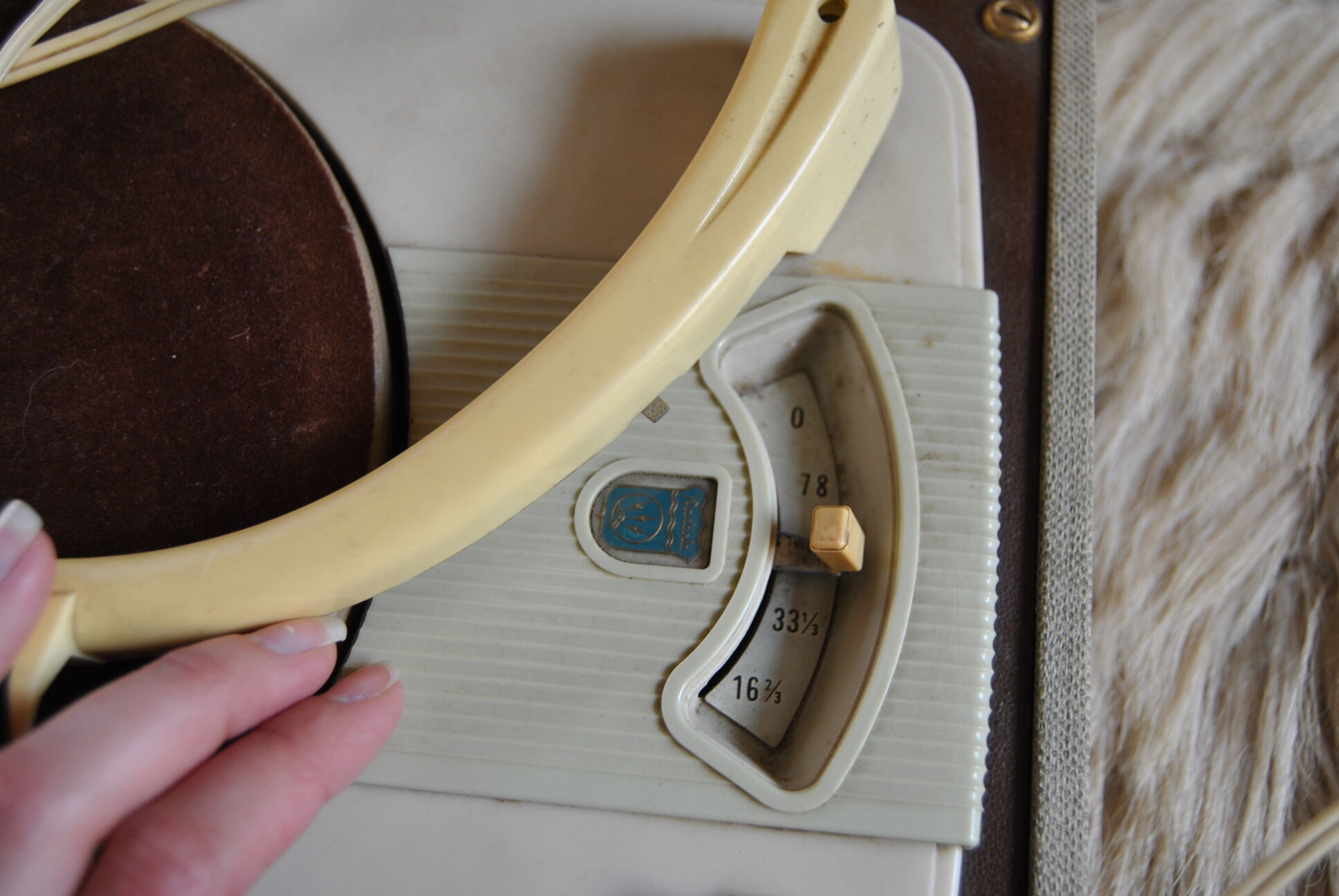 Suitcase turntable record 50s