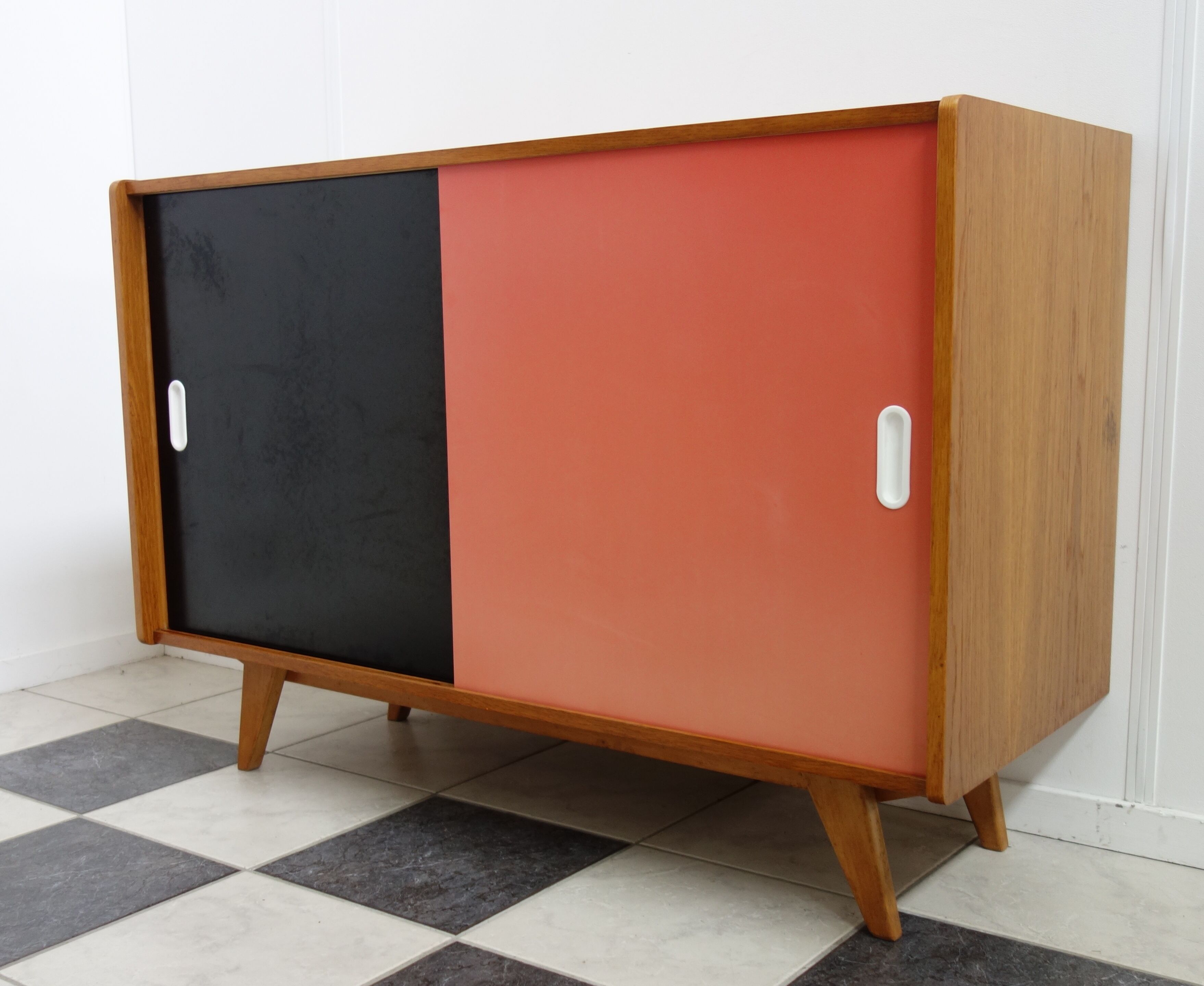 Jiri Jiroutek pink and black sideboard  Interier Praha 1960