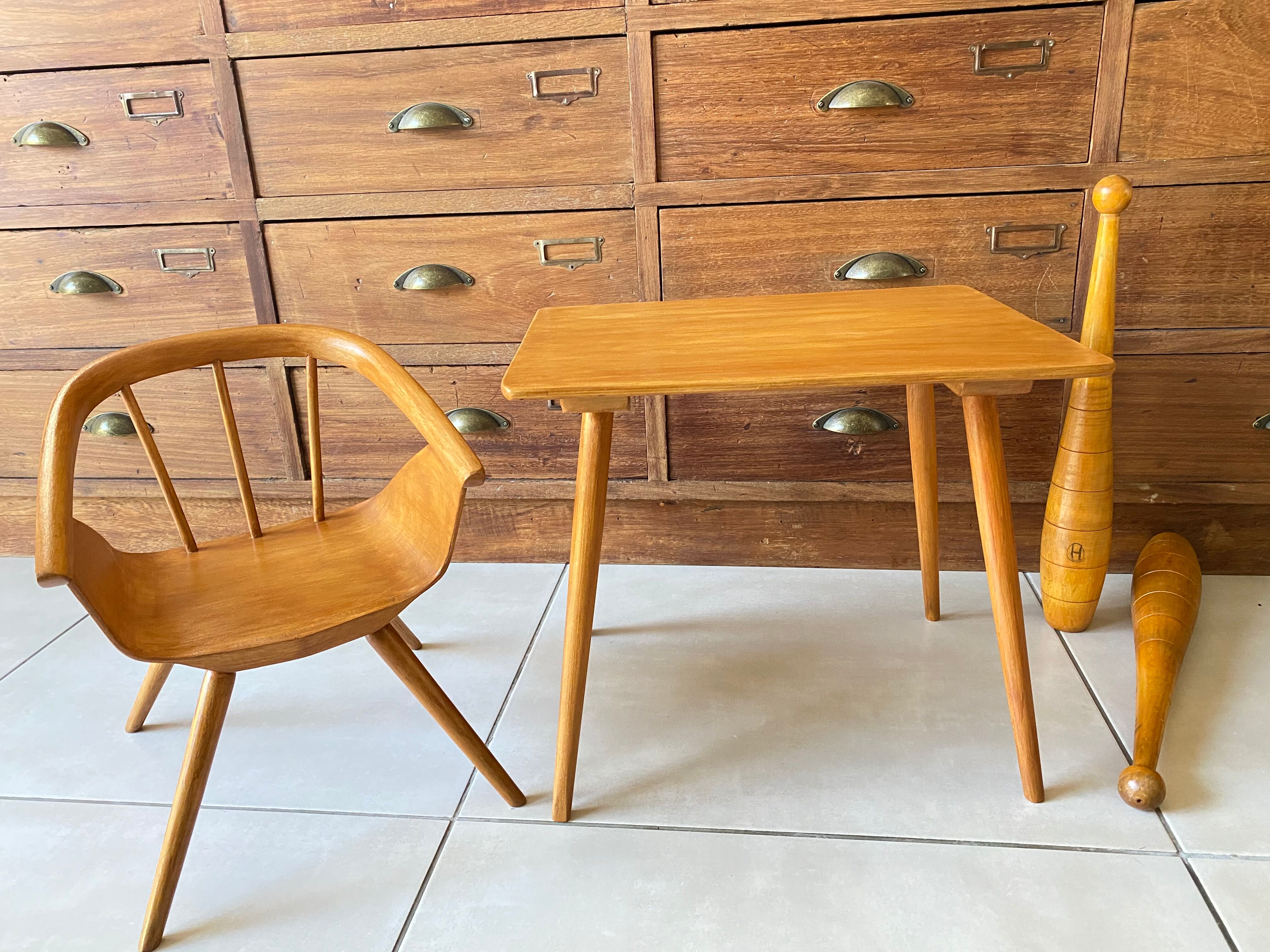 Ensemble bureau et fauteuil enfant Baumann
