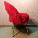 Pelfran-minded red Moumoute armchair