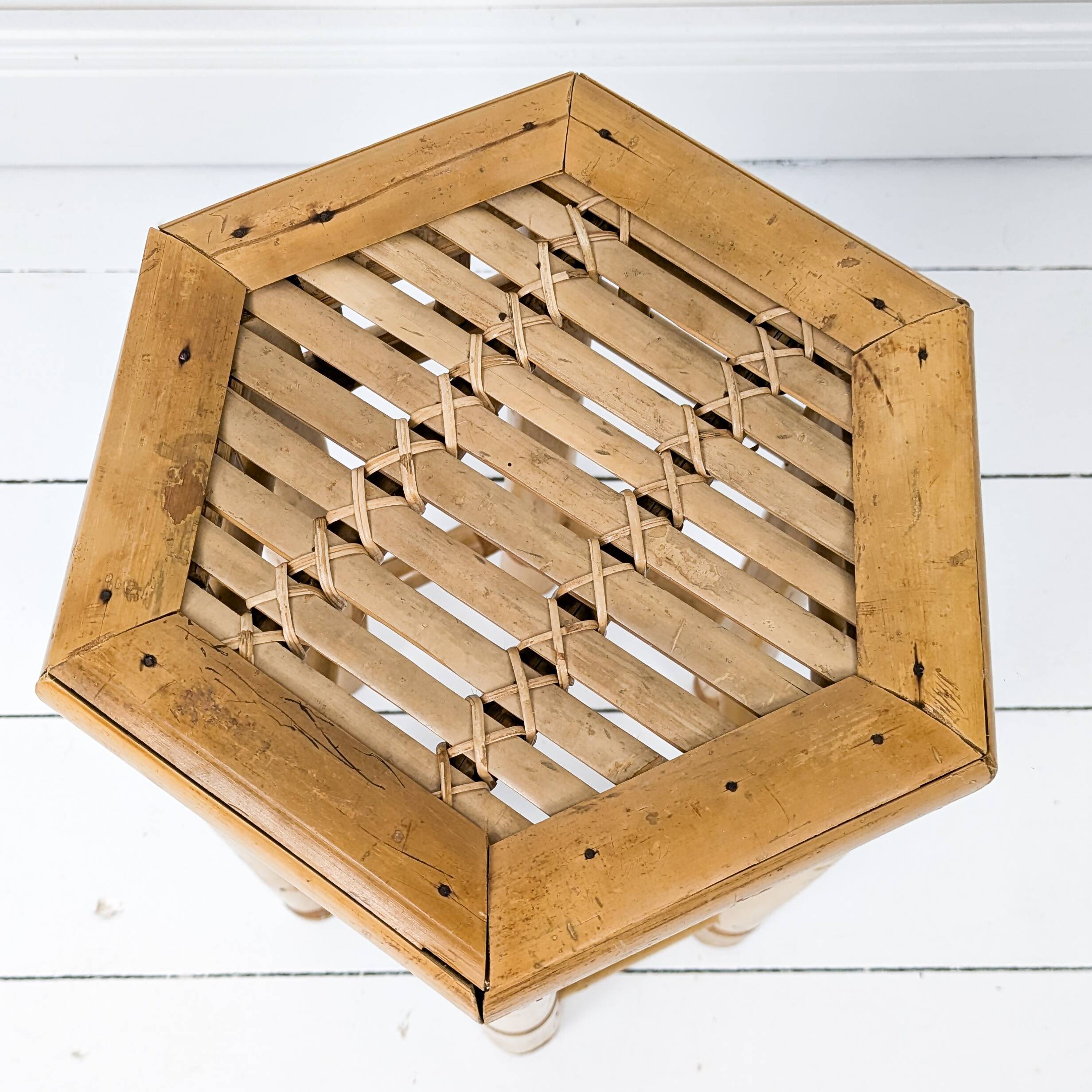 Table d'appoint vintage Tabouret de fleur Banc de fleur Mid Century Bambou Table de nuit Tabouret de