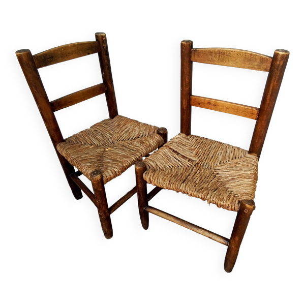 Lot de deux chaises enfants en bois