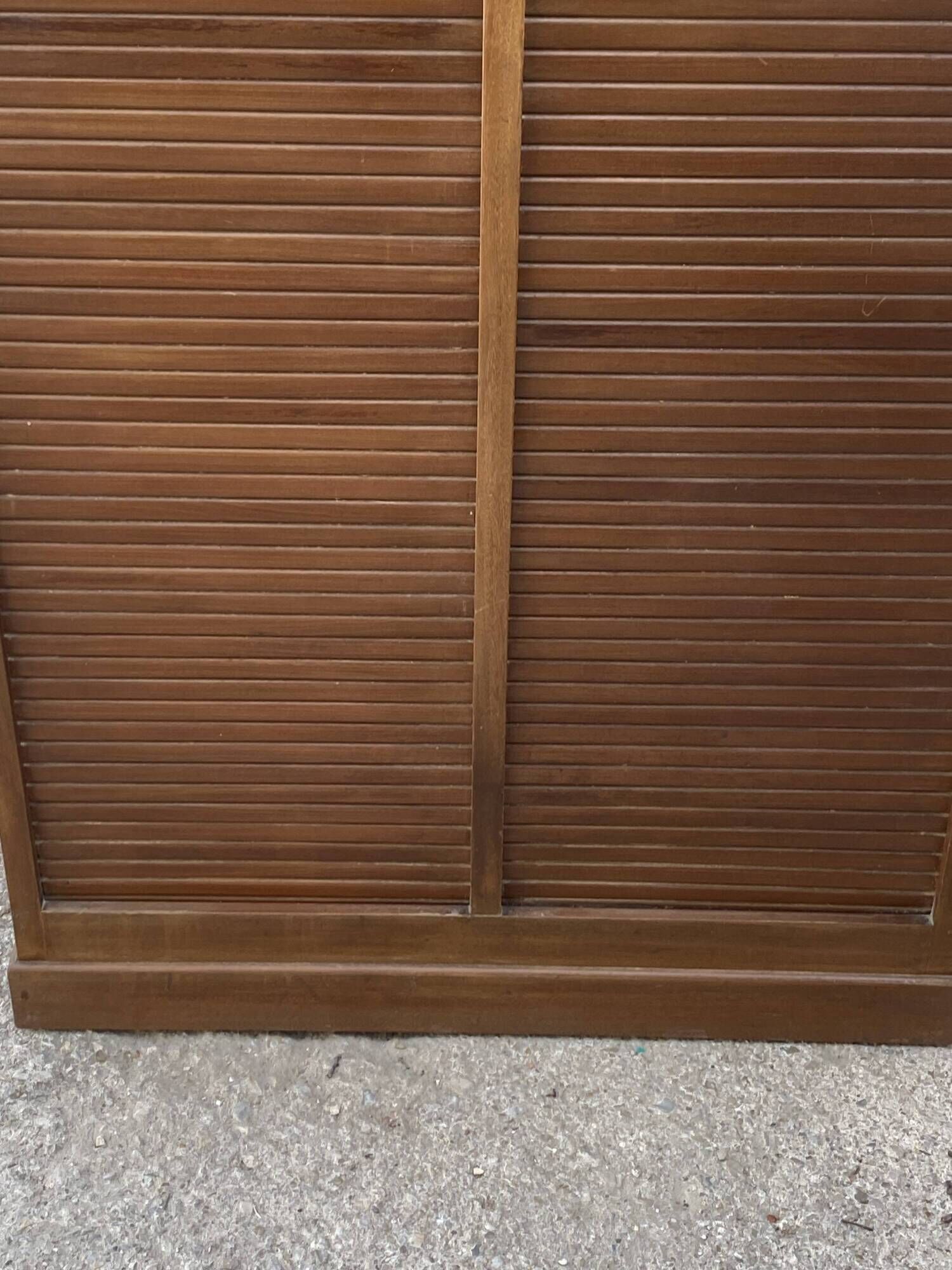 Double-column oak filing cabinet with curtains, 50.