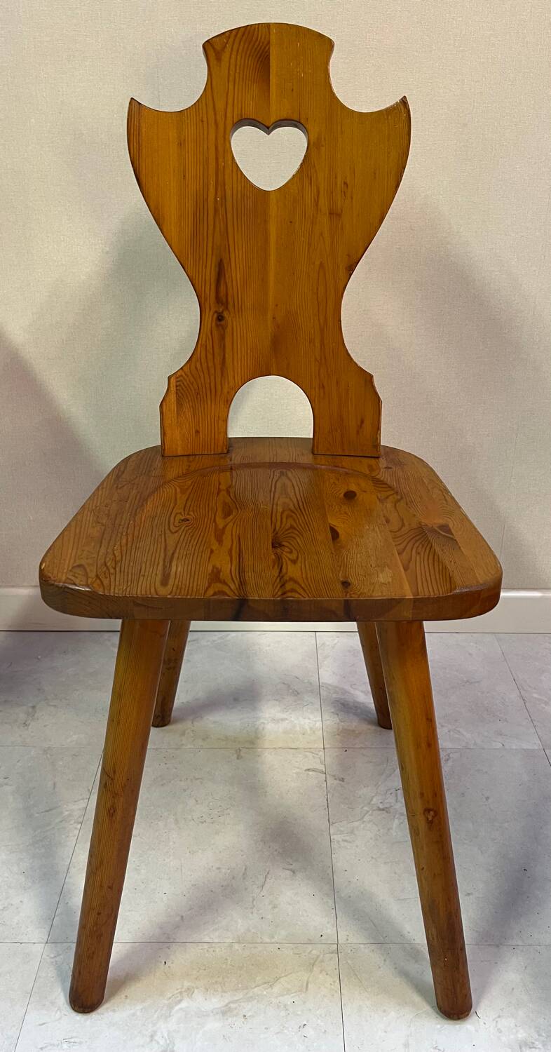 Mountain chalet style pine chair
