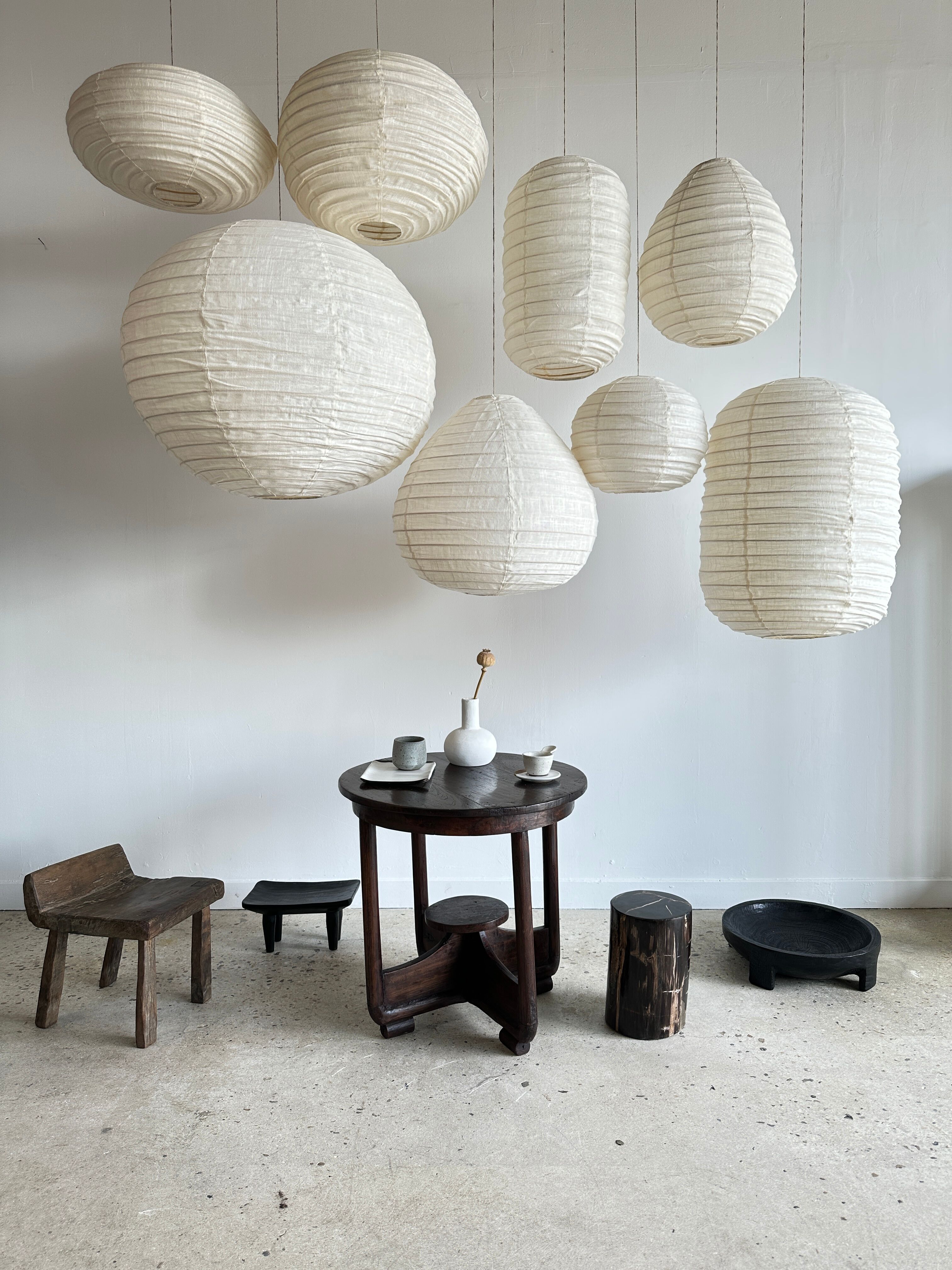 Suspension in rattan and natural japanese linen in the shape of a drop