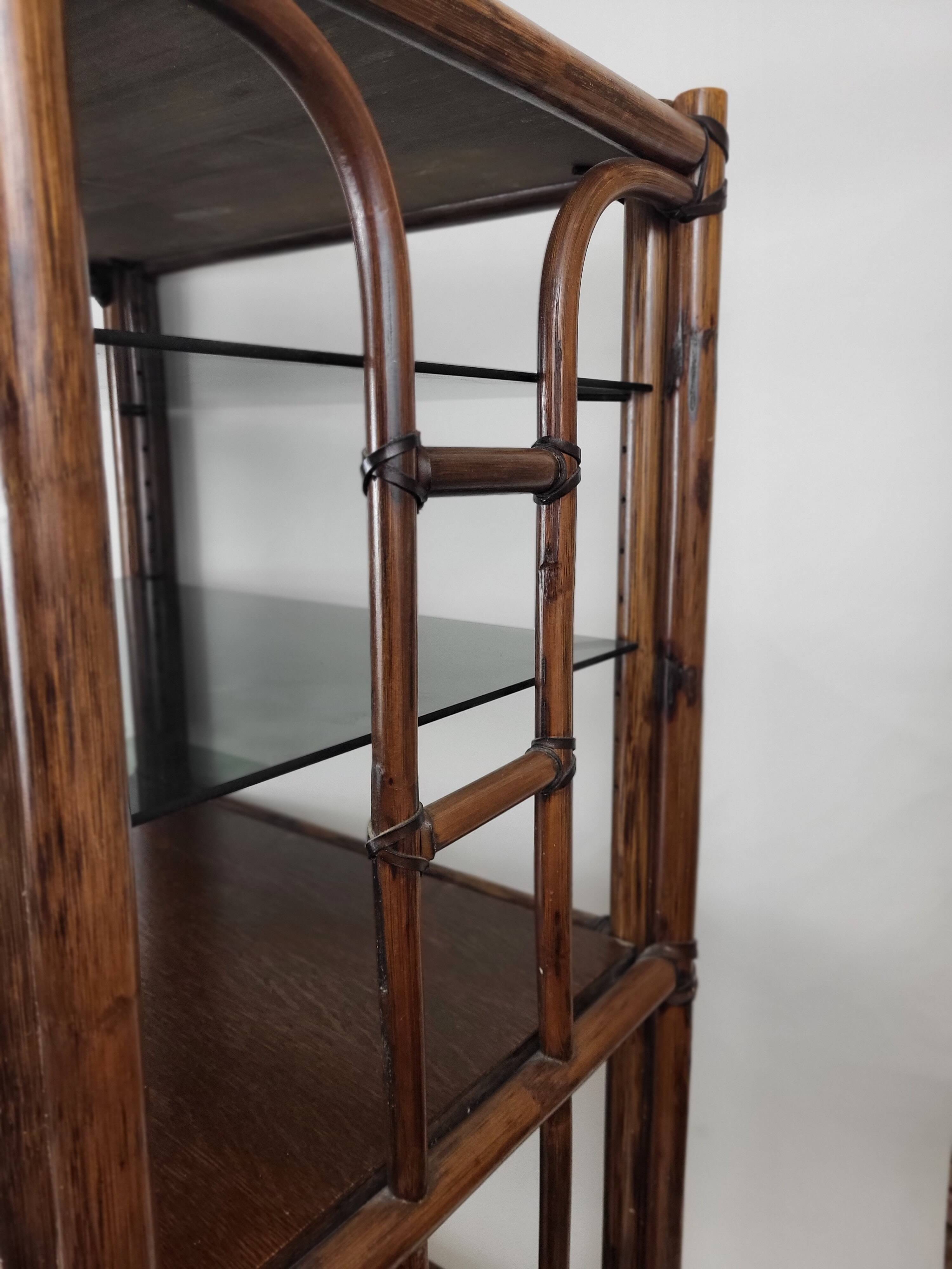 Bamboo Shelf / Smoked glass on foot 70s