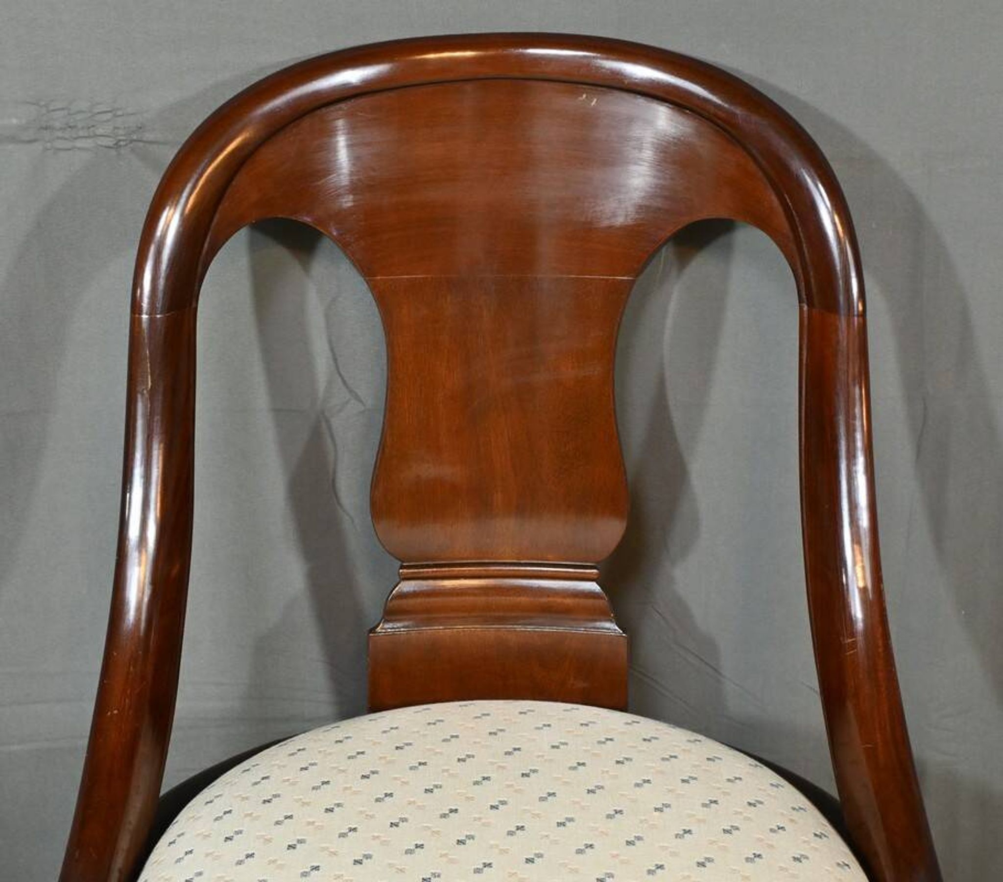 Set of 4 Gondola Chairs in Mahogany, Restoration period – Part 1, 19th century