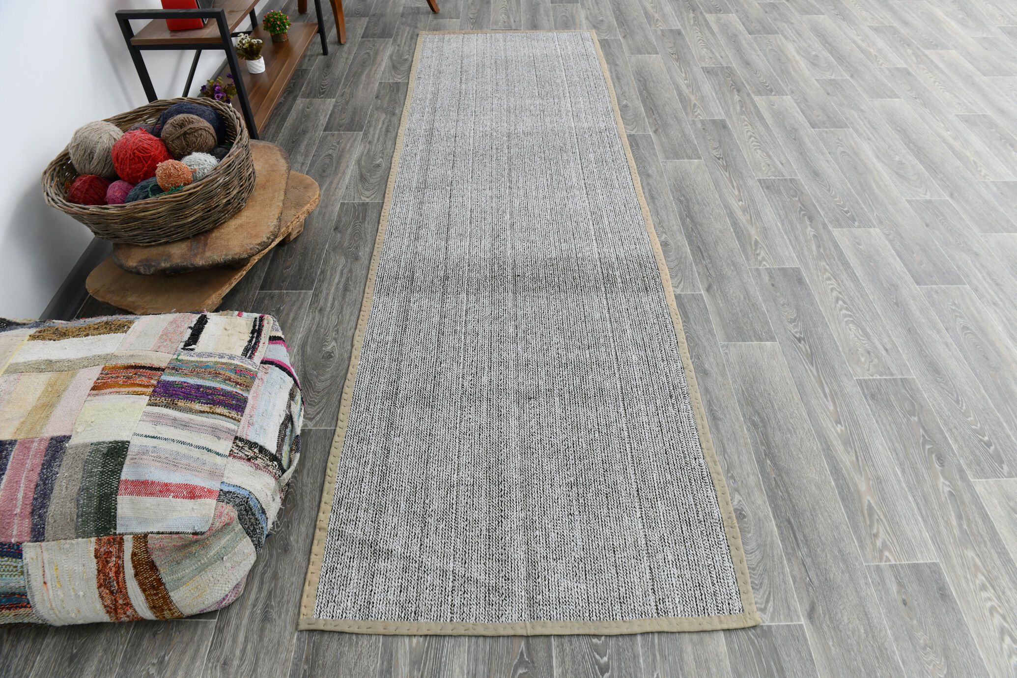 3x10 White Black Turkish Runner Rug 92x310Cm