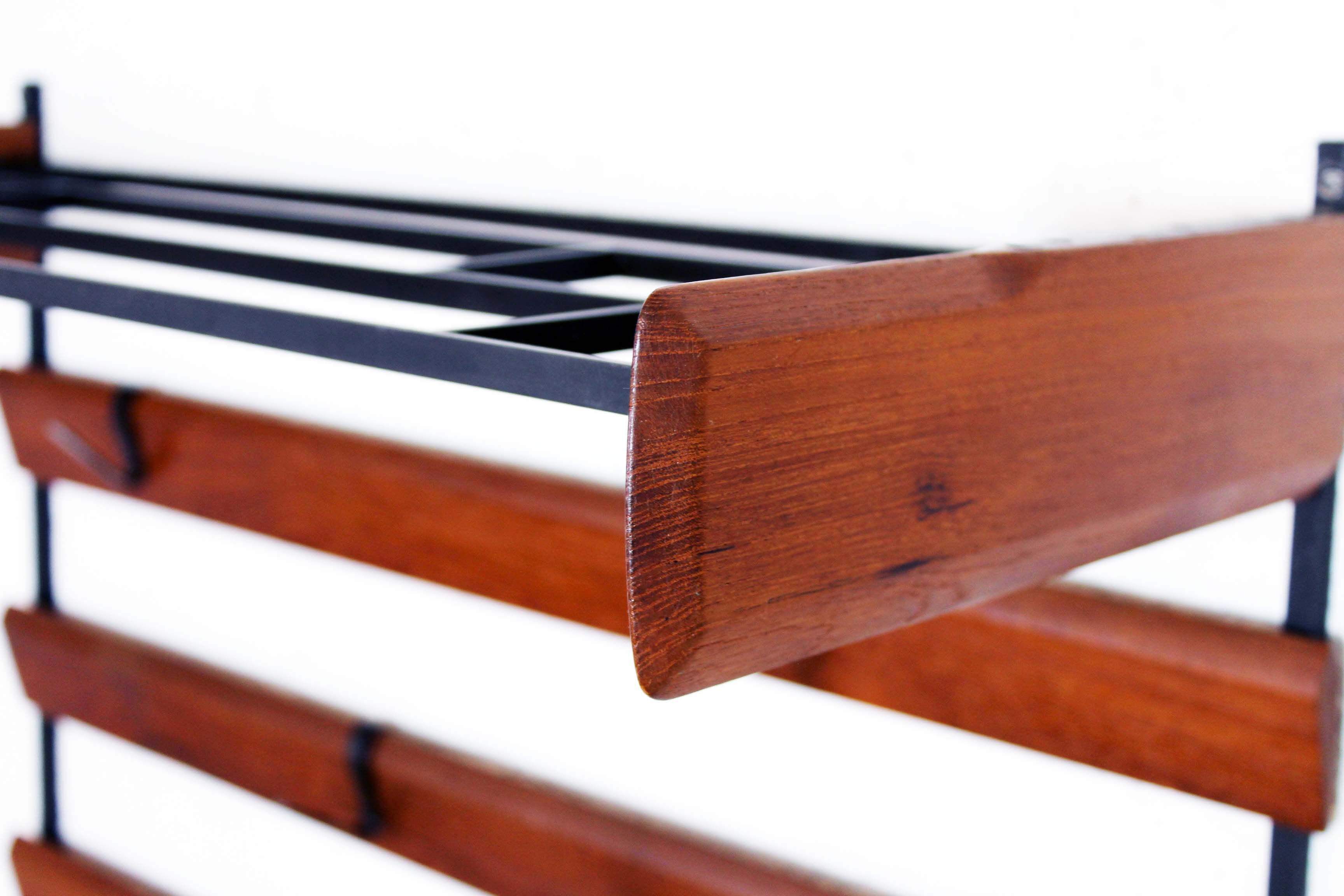 Superb jacket with a removable hooks door