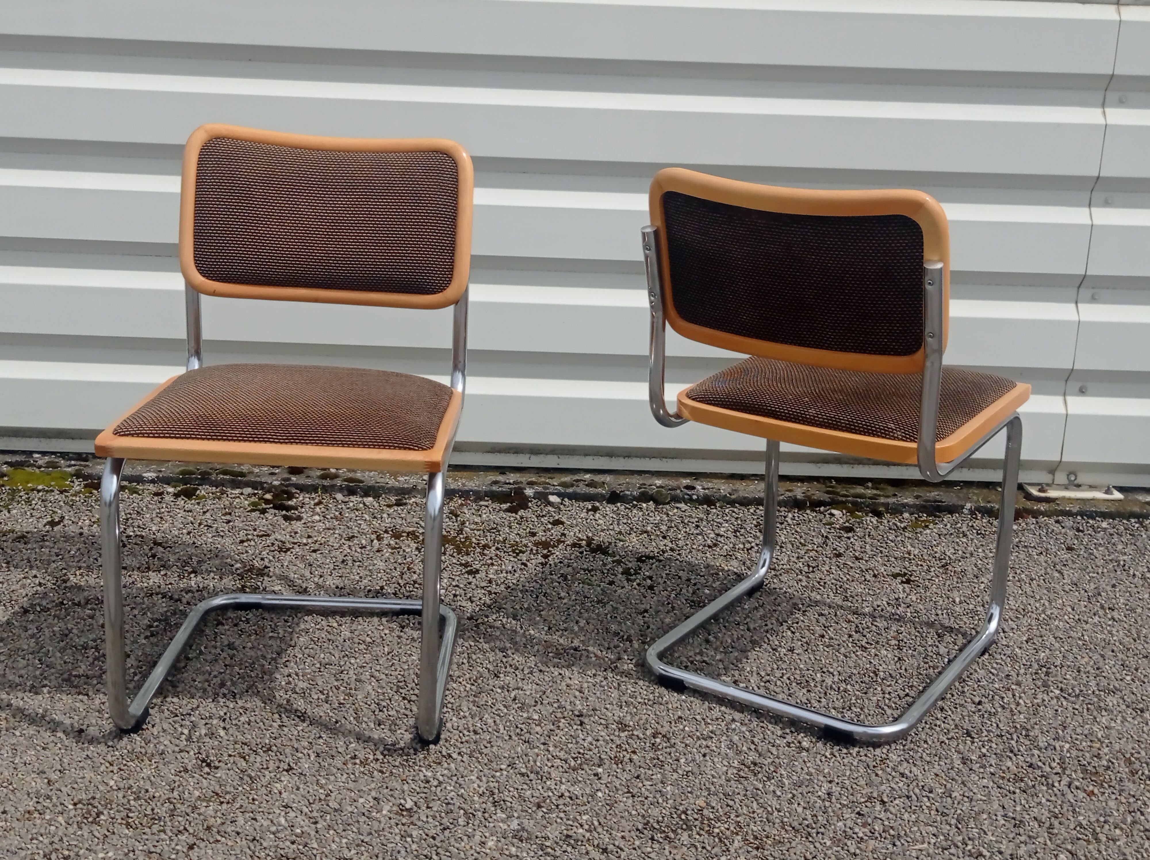 Series of 4 wooden chairs by Marcel in wood and fabric