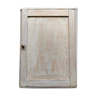 Pharmacy cabinet