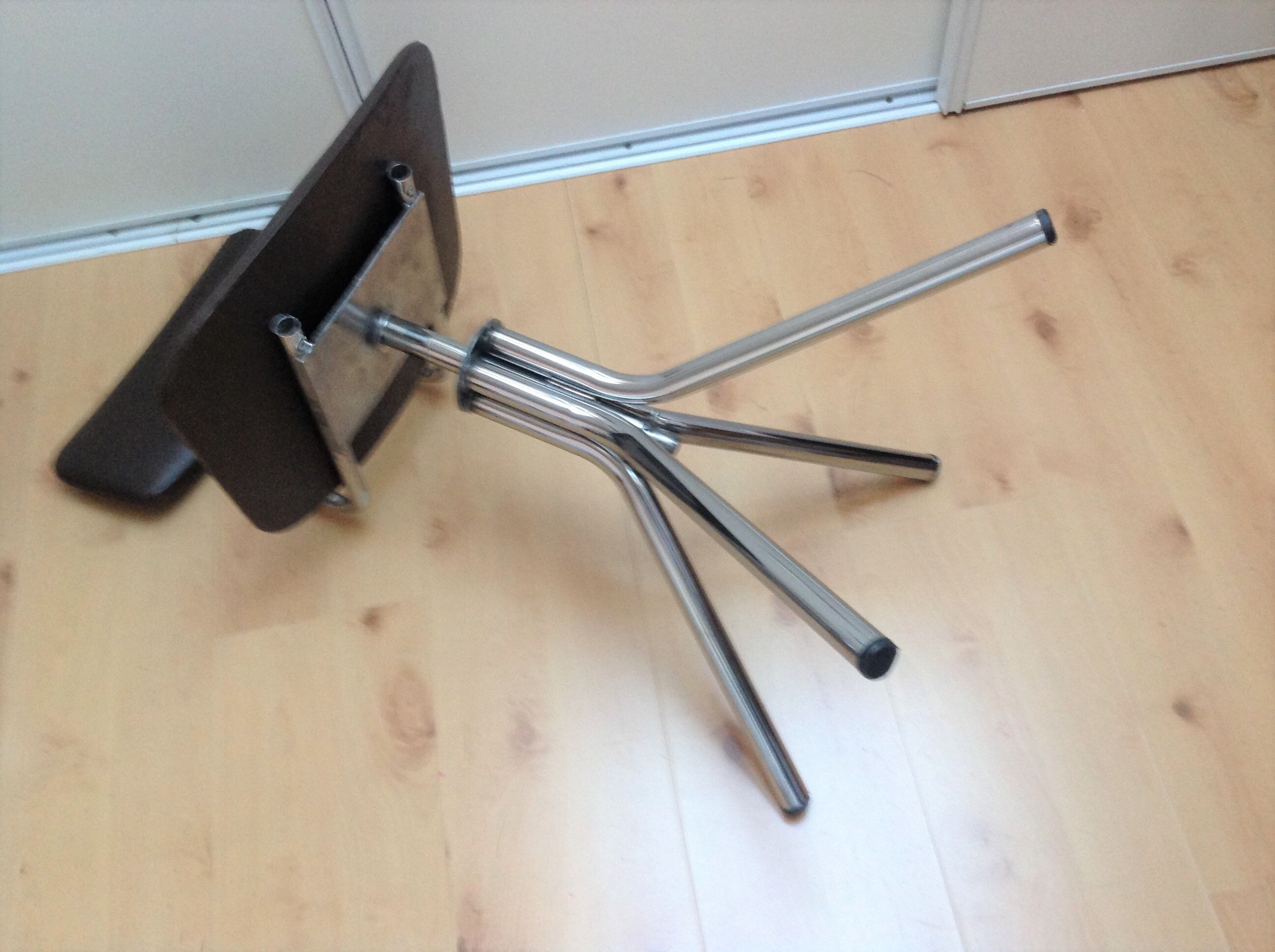 Swivel chair in chromed metal and skai brown years 60-70