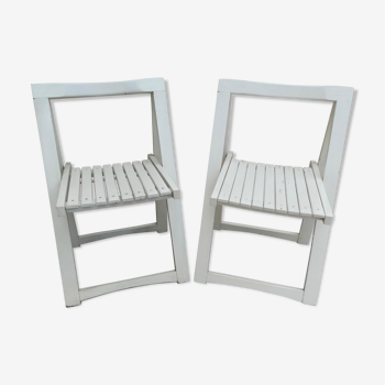 Pair of wooden folding chairs from the 60s