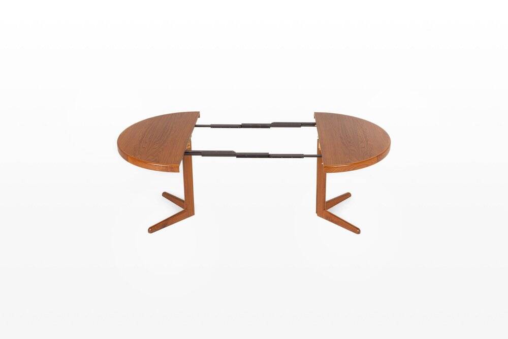 Extendable dining table by Glostrup Møbelfabrik in teak, 1960s