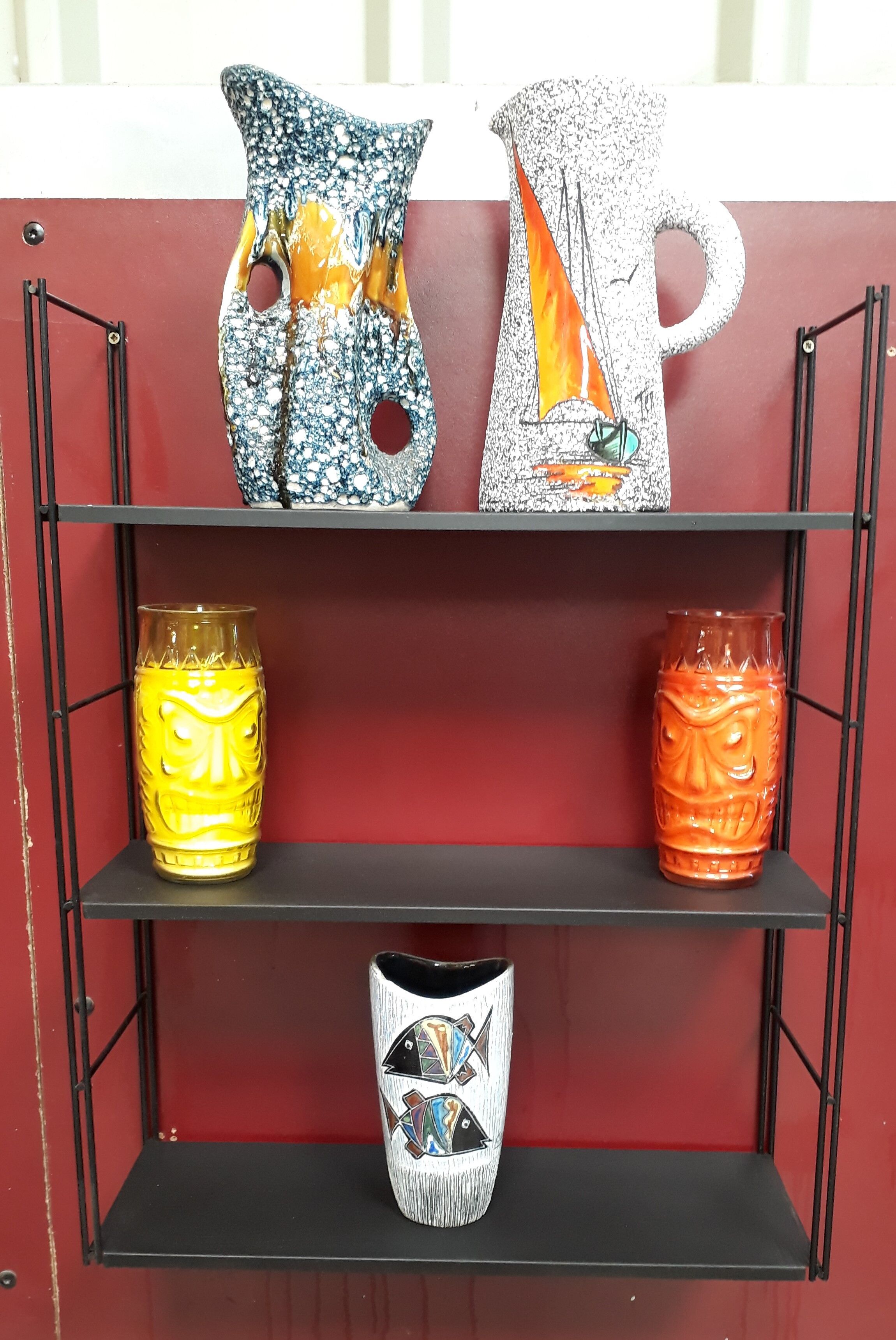 Black tomado shelf 1970