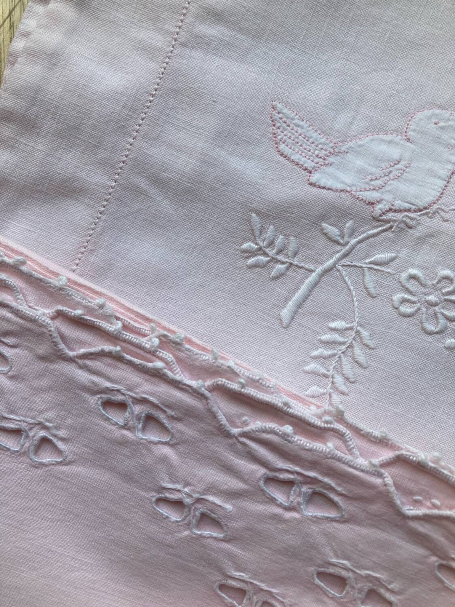 Set of embroidered baby bed sheets