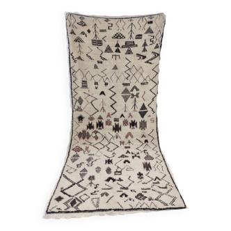 Vintage Berber rug 306 X 135 CM