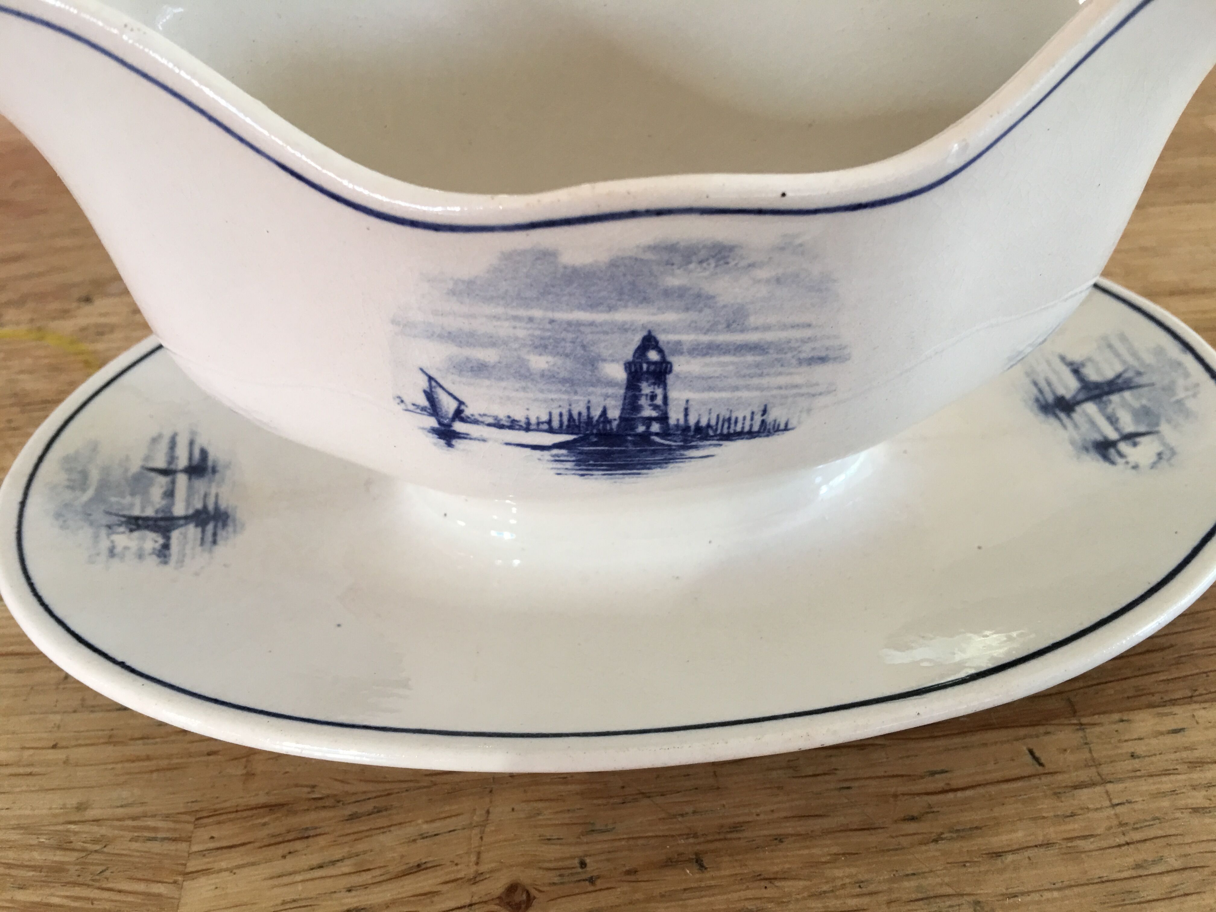 Dutch earthenware saucière, early XX