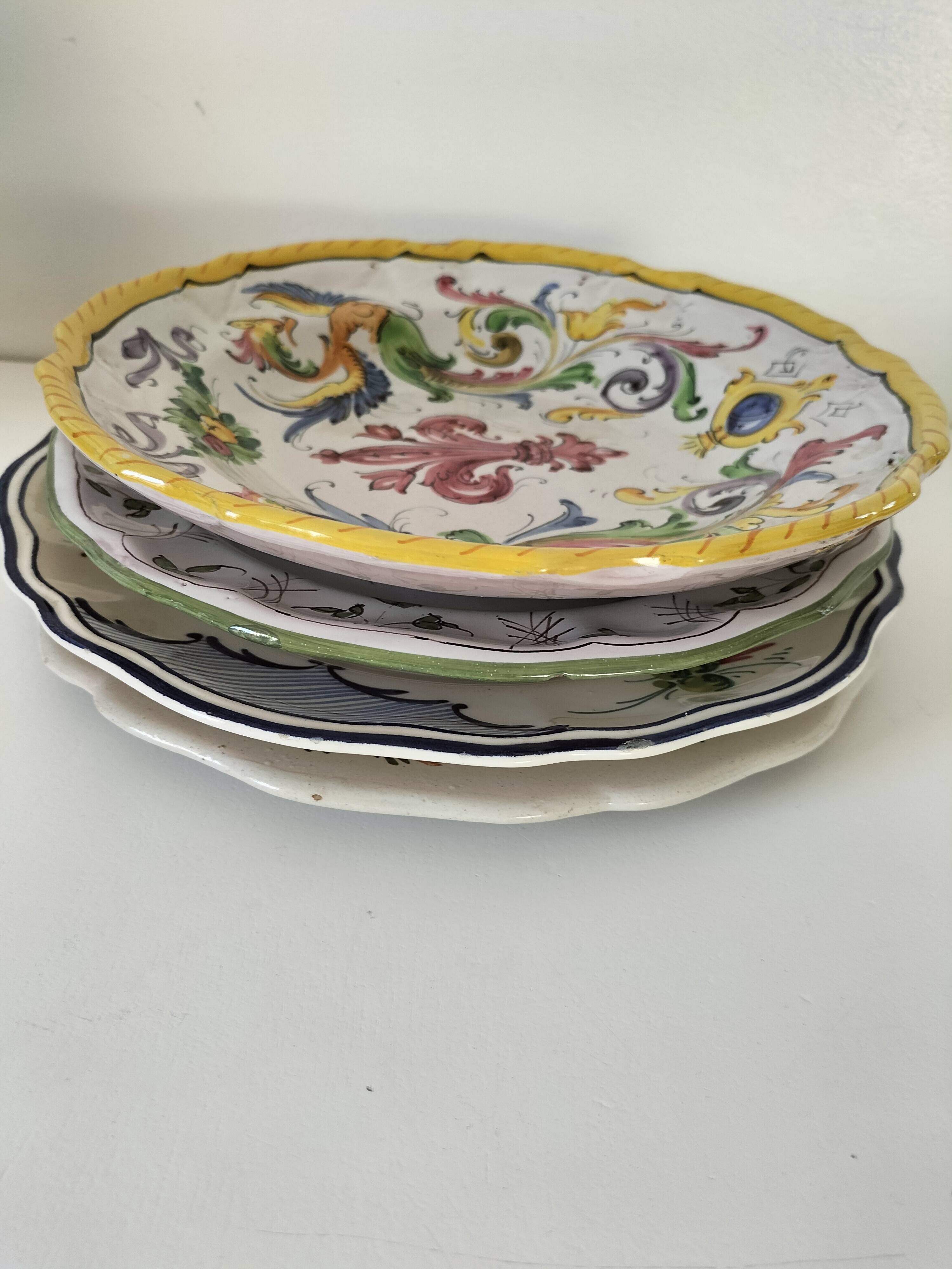4 hand-painted earthenware plates in a holiday home style