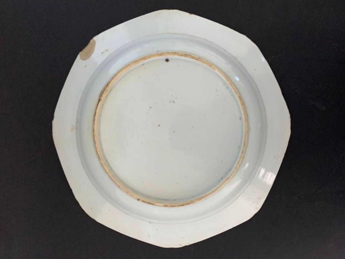 Hollow porcelain plate "Bleu Blanc" from the blue family, 18th century