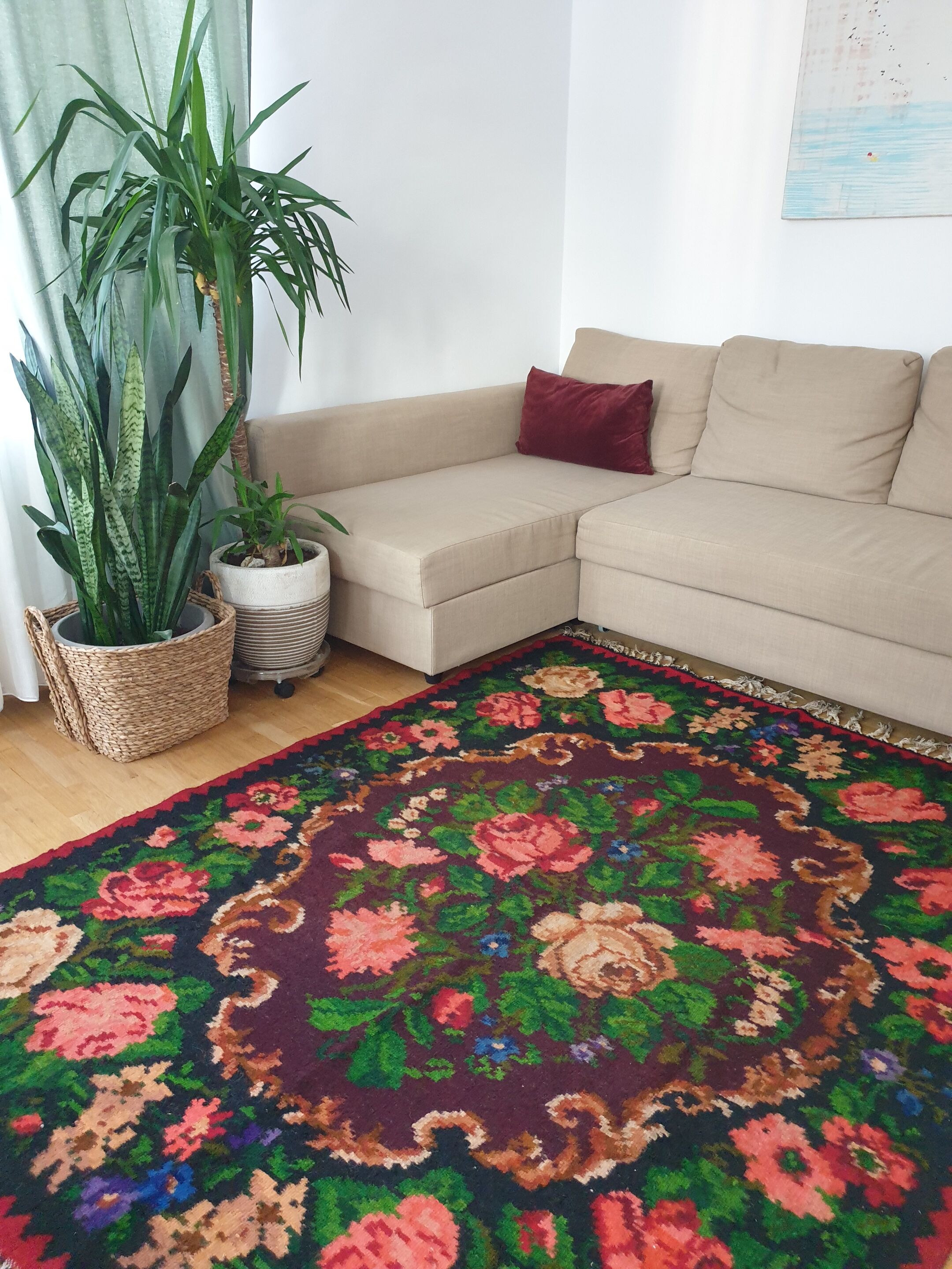 Moldavian wool handwoven floral rug - 210x162cm