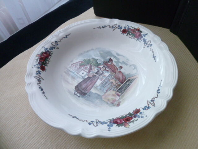 Large hollow faience dish of Sarreguemines Model Obernai