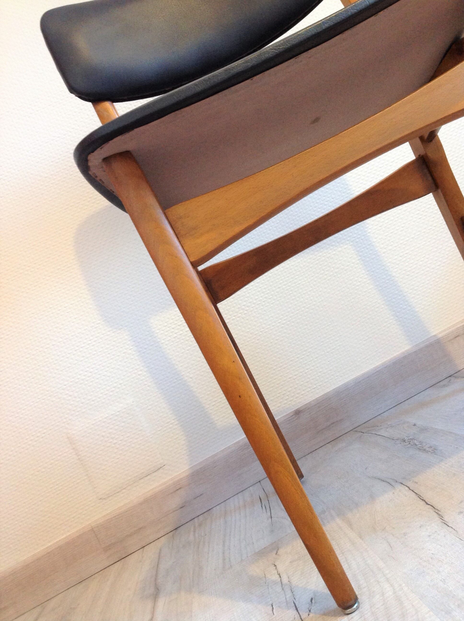 Scandinavian chair in beech and imitation leather black / vintage 60s-70s