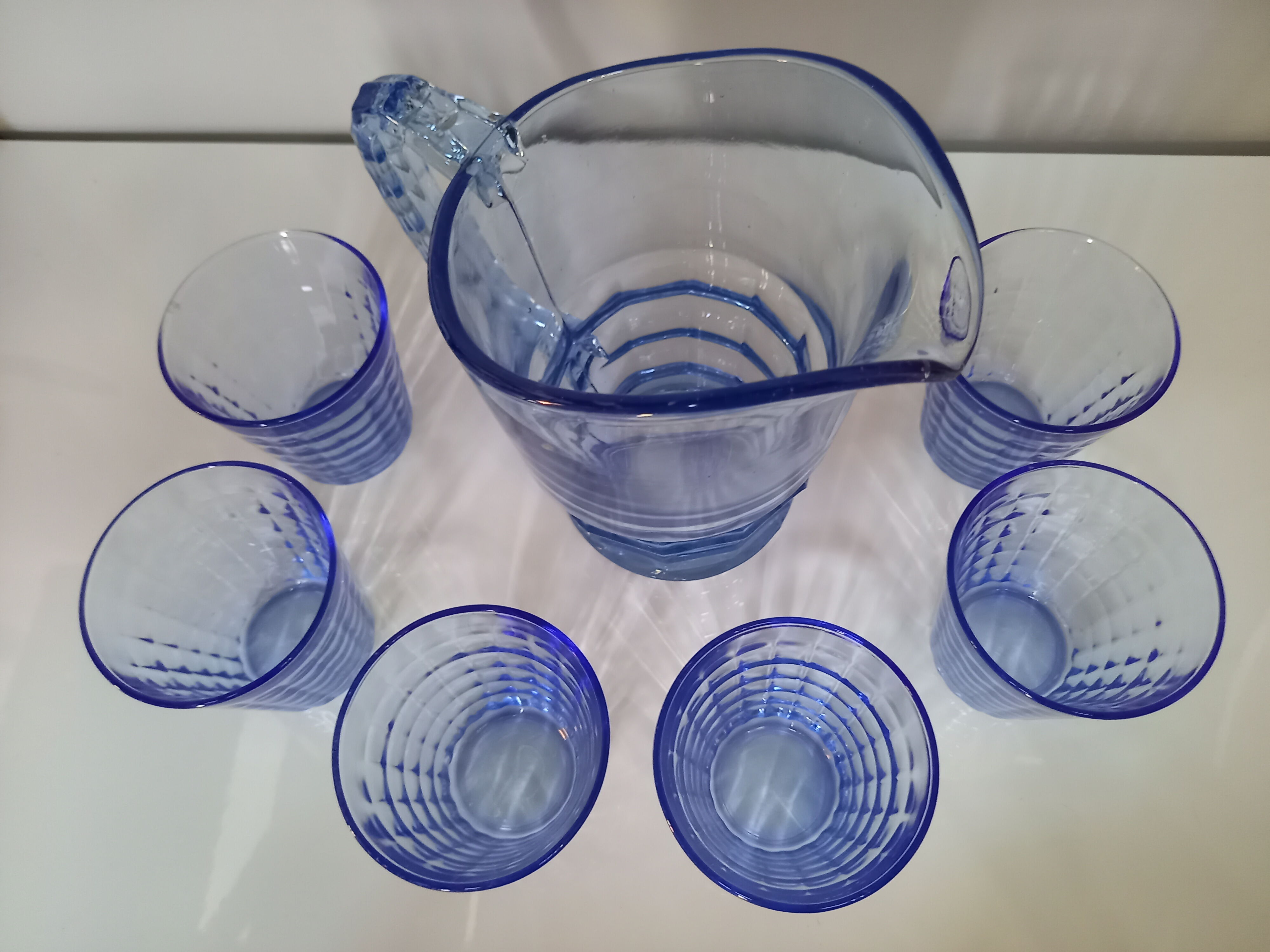 Set pitcher and its 6 glasses