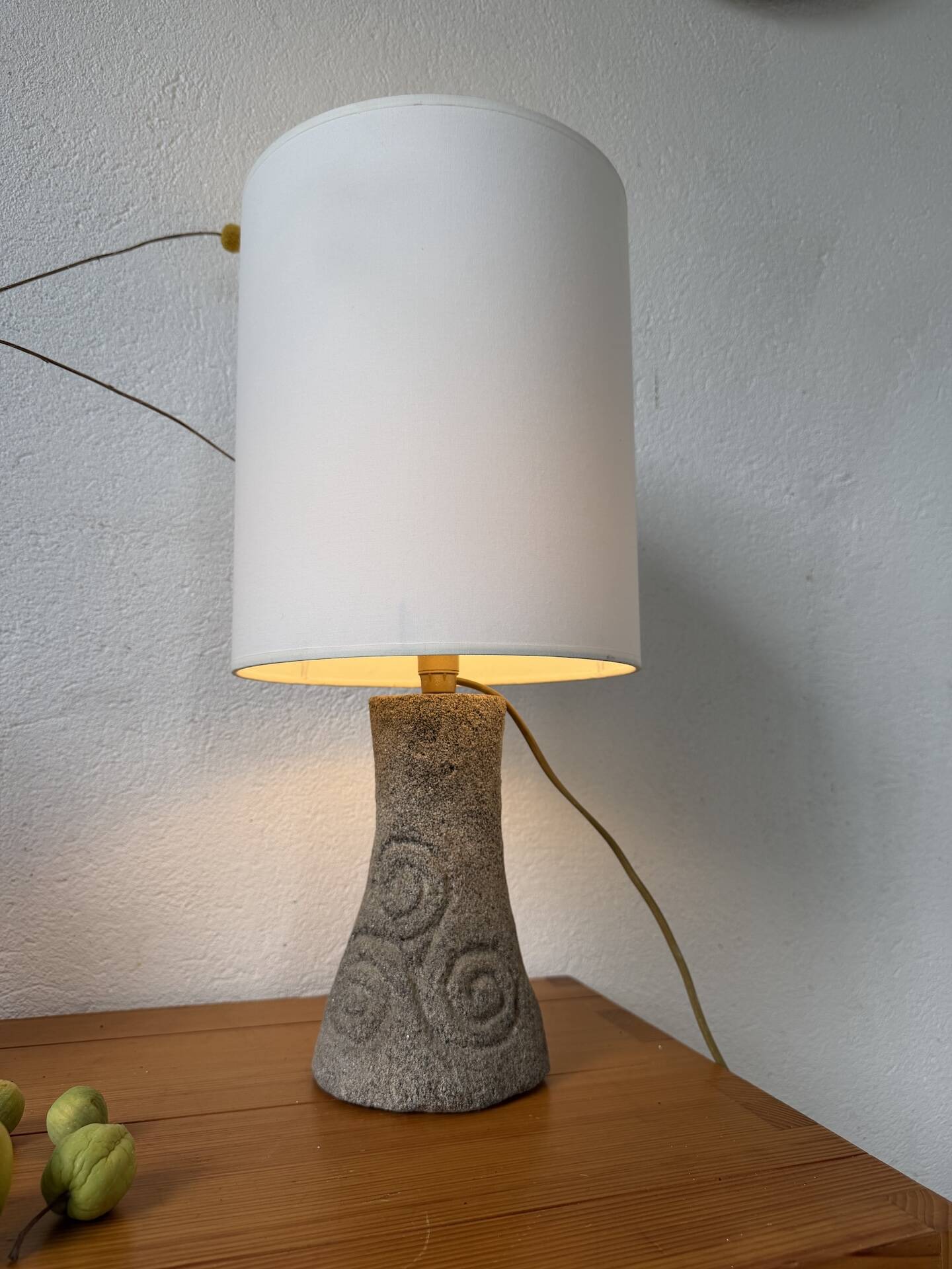 Lampe de bureau ou de table granit pierre sculptée 1970