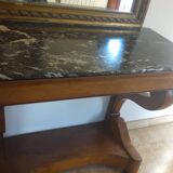 Marbled console